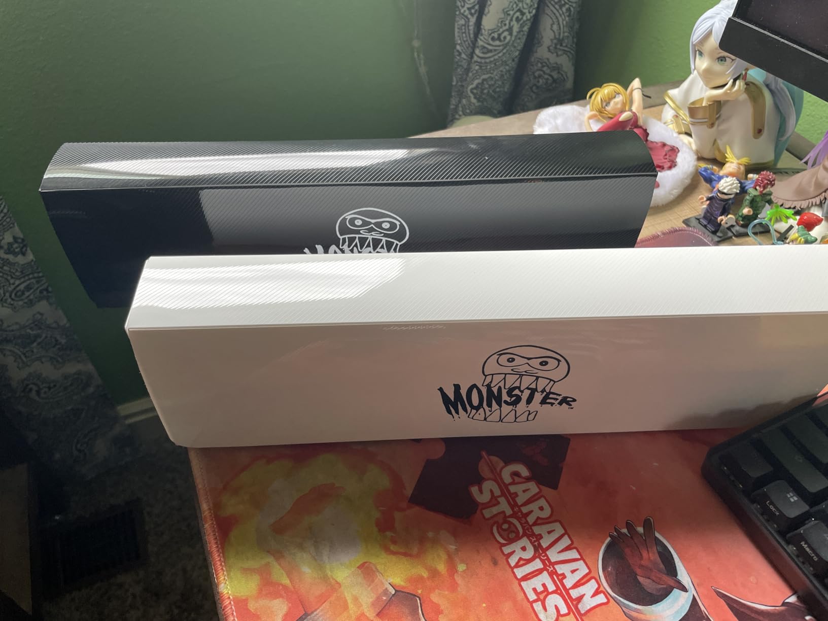 The Original Hydra Magnetic XL Deck Box- Carry All Your Decks at Once- Removable Deckbox Compartments, Self-Locking Closure - Hold 375+ Trading Cards- Compatible w Standard & Smaller Size Gaming TCGs customer photo 1