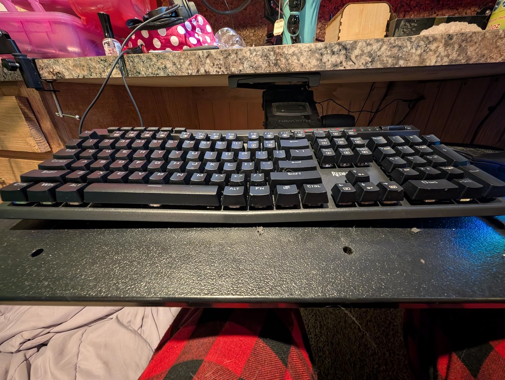 Redragon K580 VATA RGB LED Backlit Mechanical Gaming Keyboard with Macro Keys & Dedicated Media Controls, Hot-Swappable Socket, Onboard Macro Recording (Blue Switches) customer photo 1