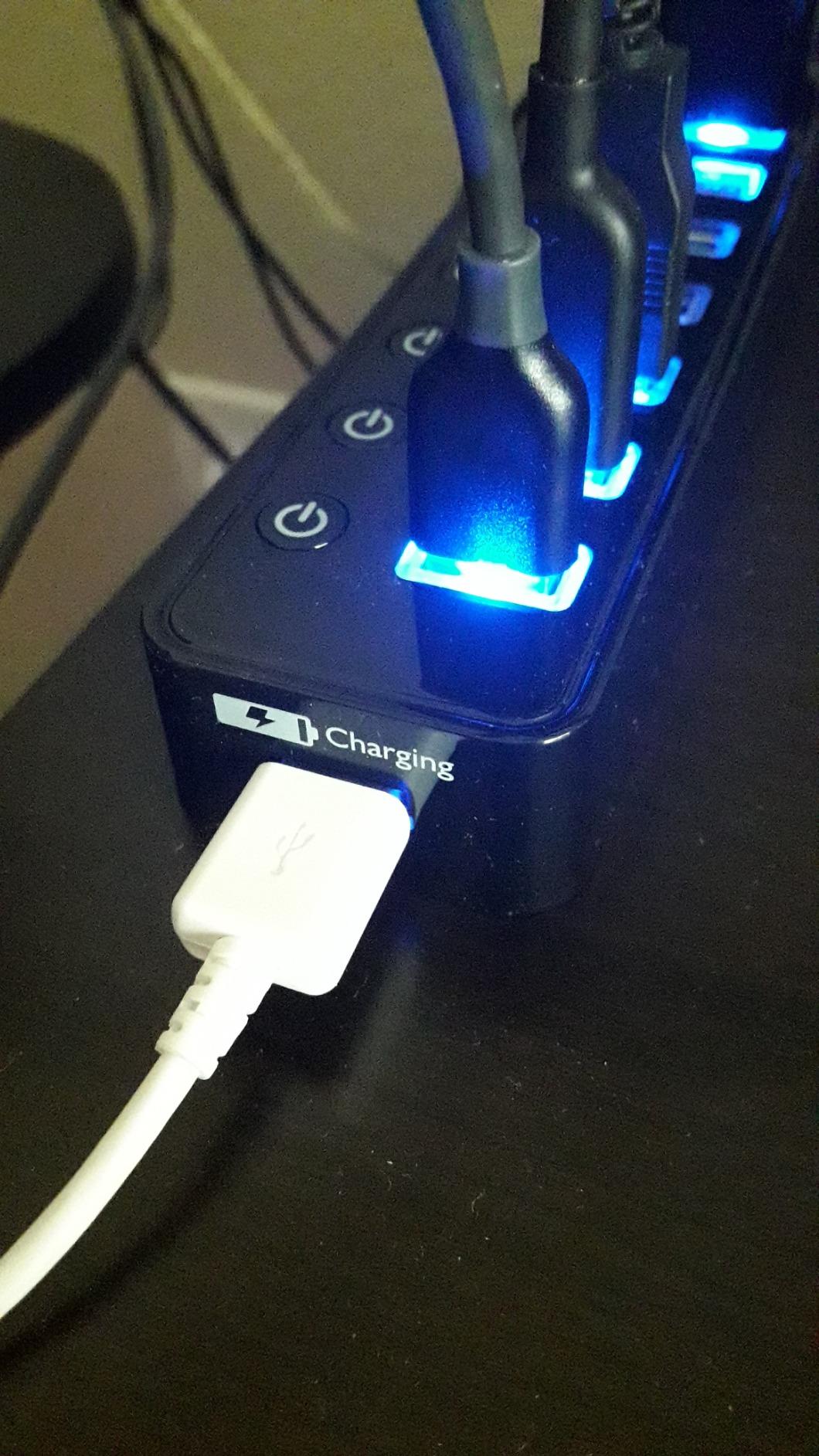 Powered USB Hub 3.0, Atolla 7-Port USB Data Hub Splitter with One Smart Charging Port and Individual On/Off Switches and 5V/4A Power Adapter USB Extension for MacBook, Mac Pro/Mini and More. customer photo 1