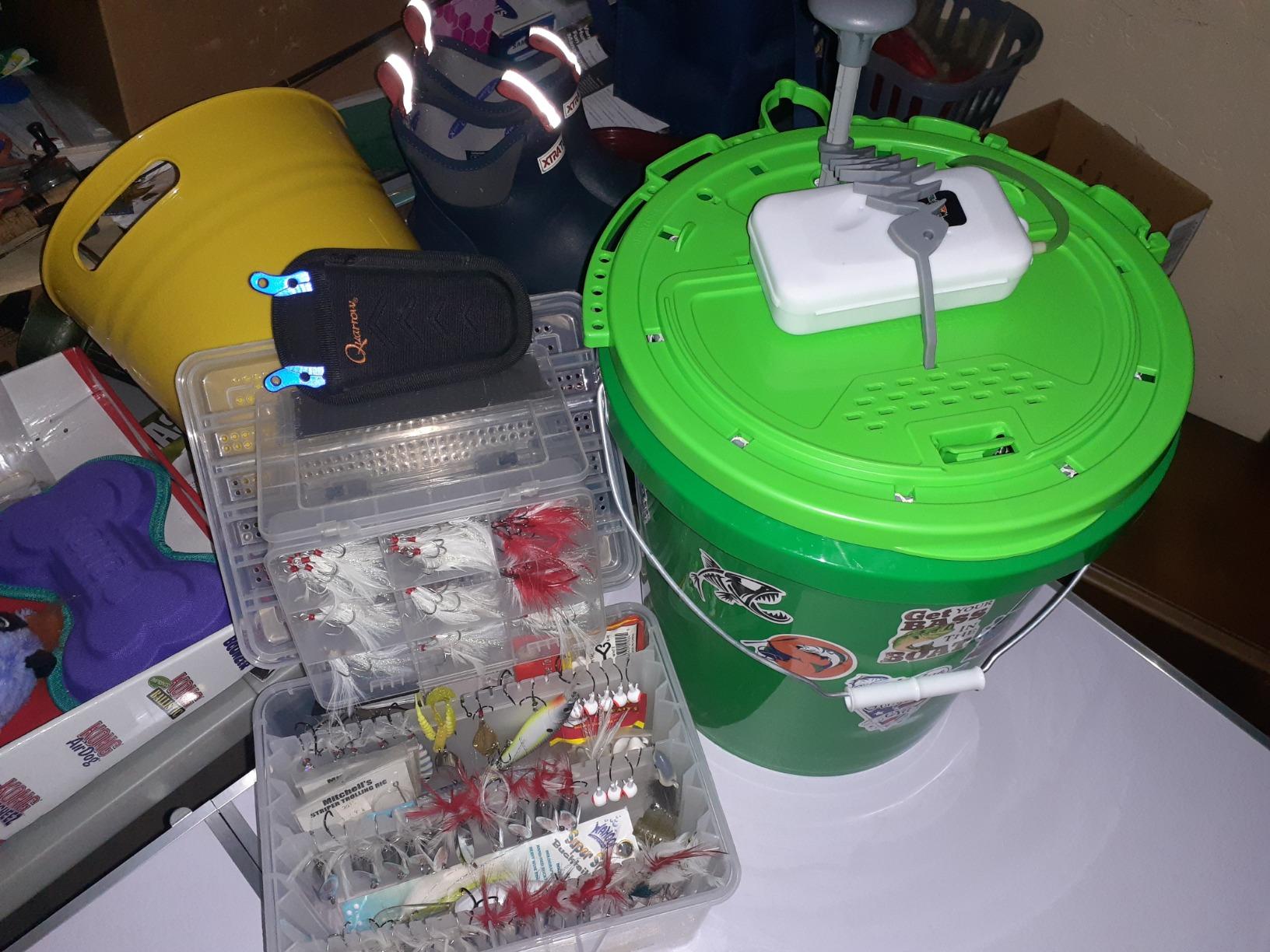 Flambeau Tackle Outdoors 6092BB Bait Butler- Live Bait Retrieval System, Integrated Lid System with Net for Easy Bait Retrieval customer photo 1