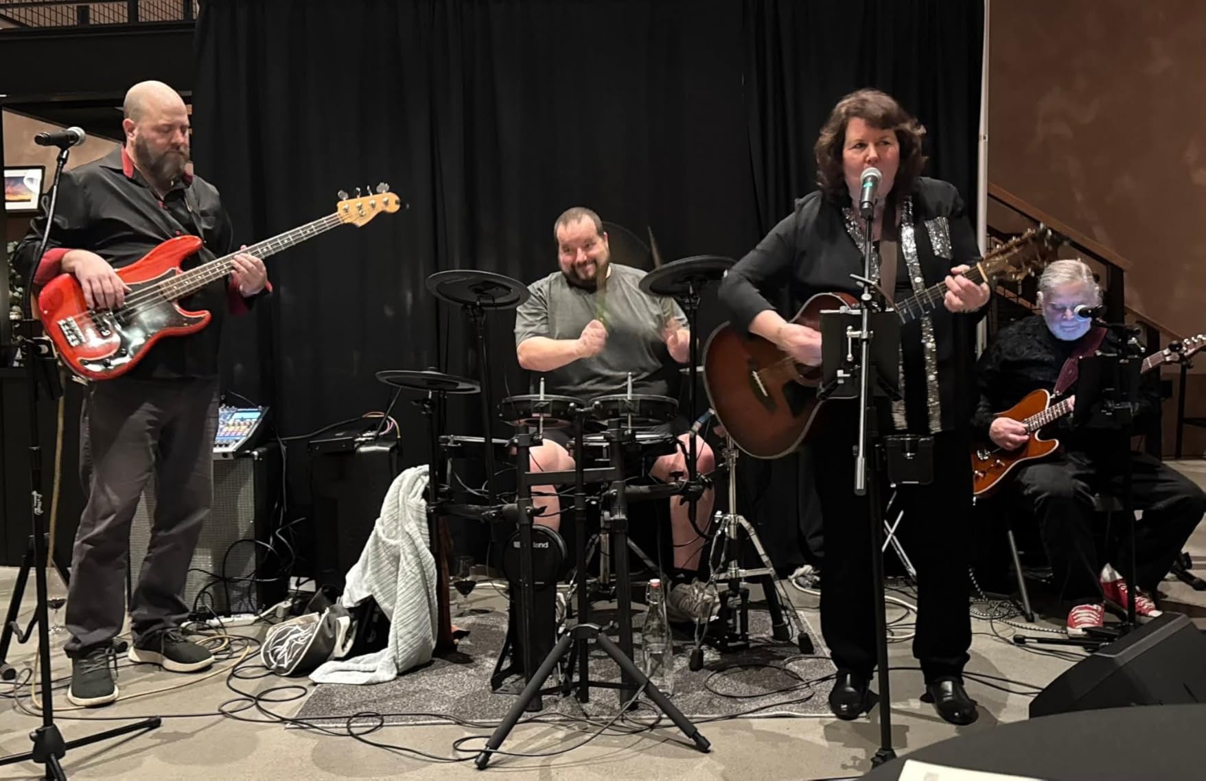 Phenyx Pro Wireless Microphone System, 4-Channel UHF Wireless Mic with 4 Handheld Dynamic Microphones, 260ft Range customer photo 1