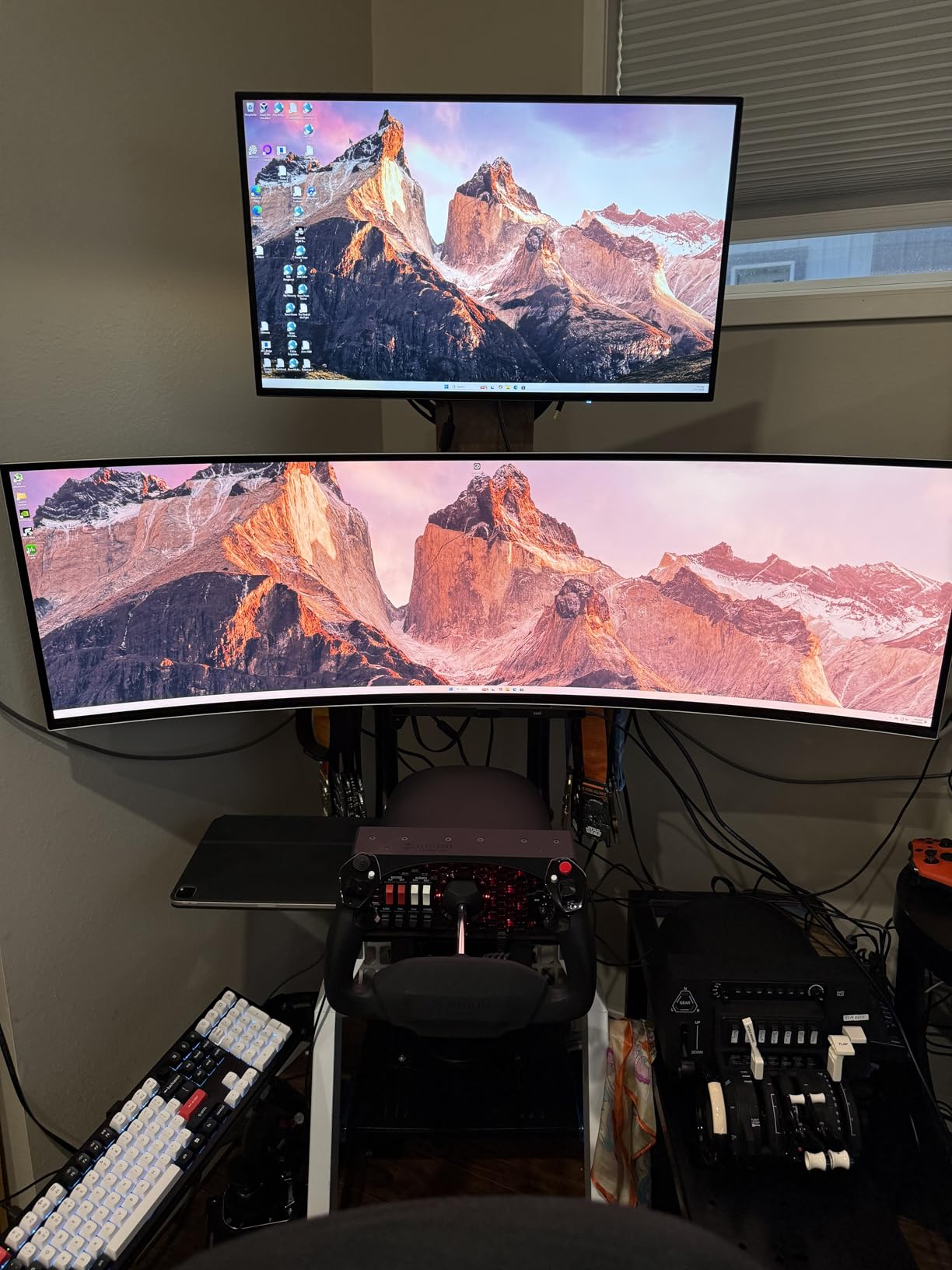 Honeycomb Alpha Flight Controls Yoke & Switch Panel - Flight Simulator Yoke w/ 180° Rotation, Steel Shaft, Ignition Switch, Fully-Equipped Handles, Dual Mounting - Compatible w/PC & Mac customer photo 1