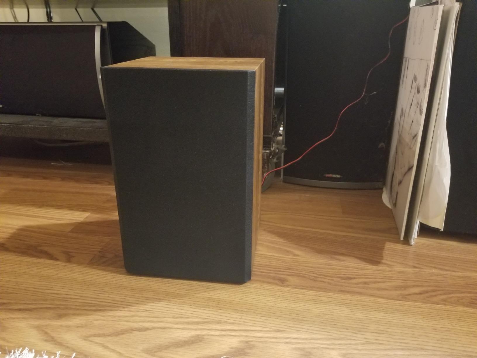1 BY ONE Bluetooth Turntable HiFi System with 36 Watt Bookshelf Speakers, Patend Designed Vinyl Record Player with Magnetic Cartridge, Wireless Playback and Auto Off (Walnut) customer photo 2