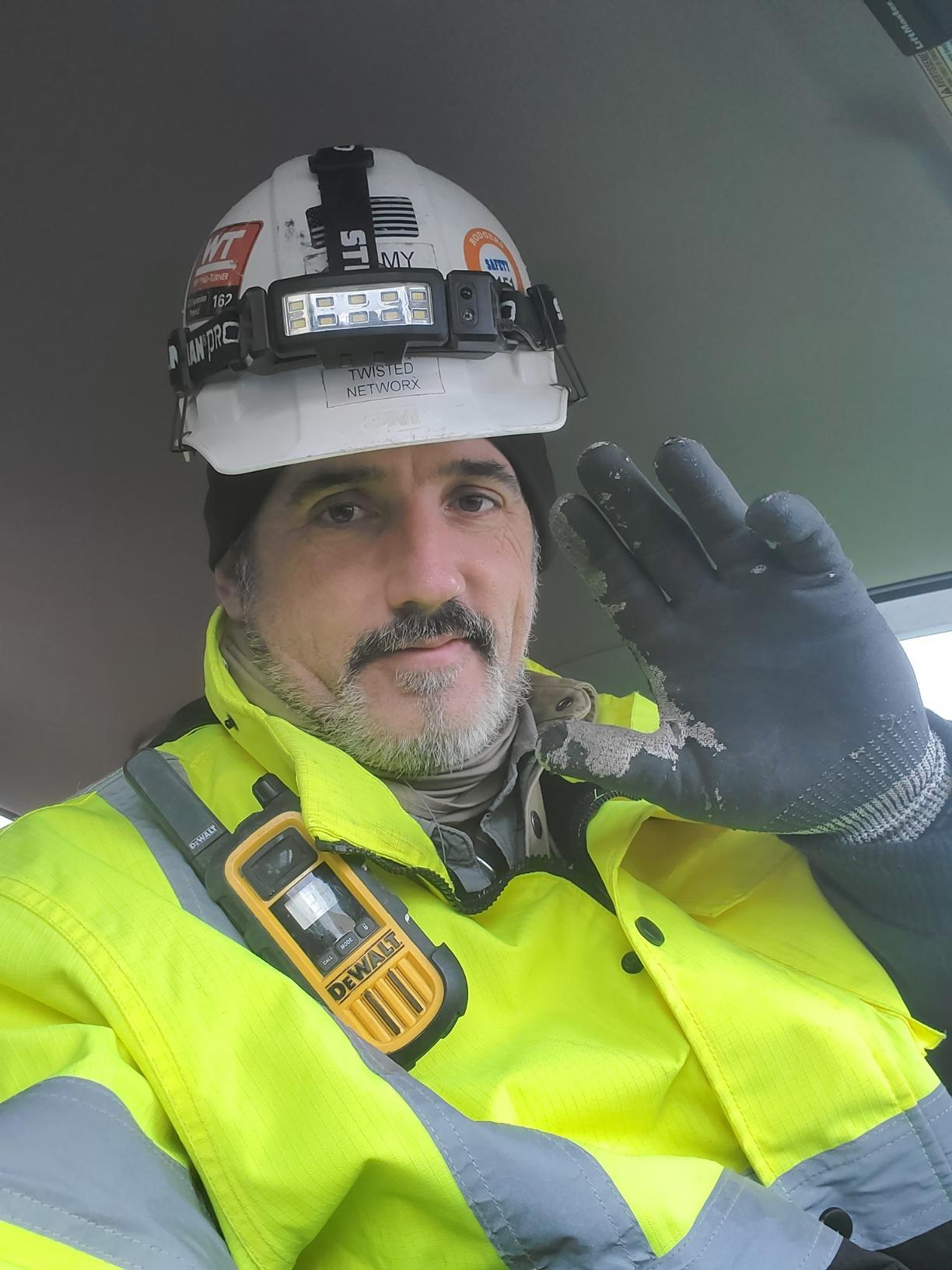 DEWALT DXFRS800 FRS Walkie Talkies, Long Range 2 Way Radio, 2W, IP67 Waterproof, Rechargeable, 2 Pack customer photo 1