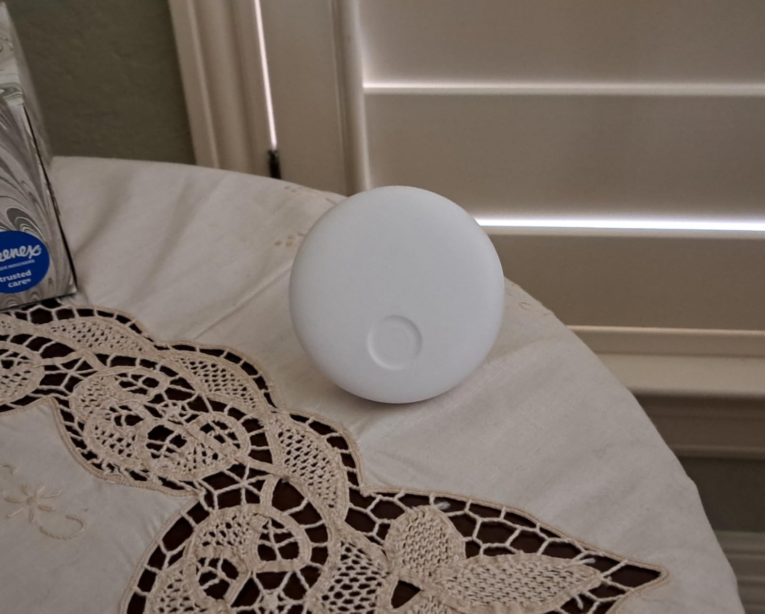 Airthings 2930 Wave Plus - Radon & Air Quality Monitor, Battery Powered (CO2, VOC, Humidity, Temp, Pressure) customer photo 1