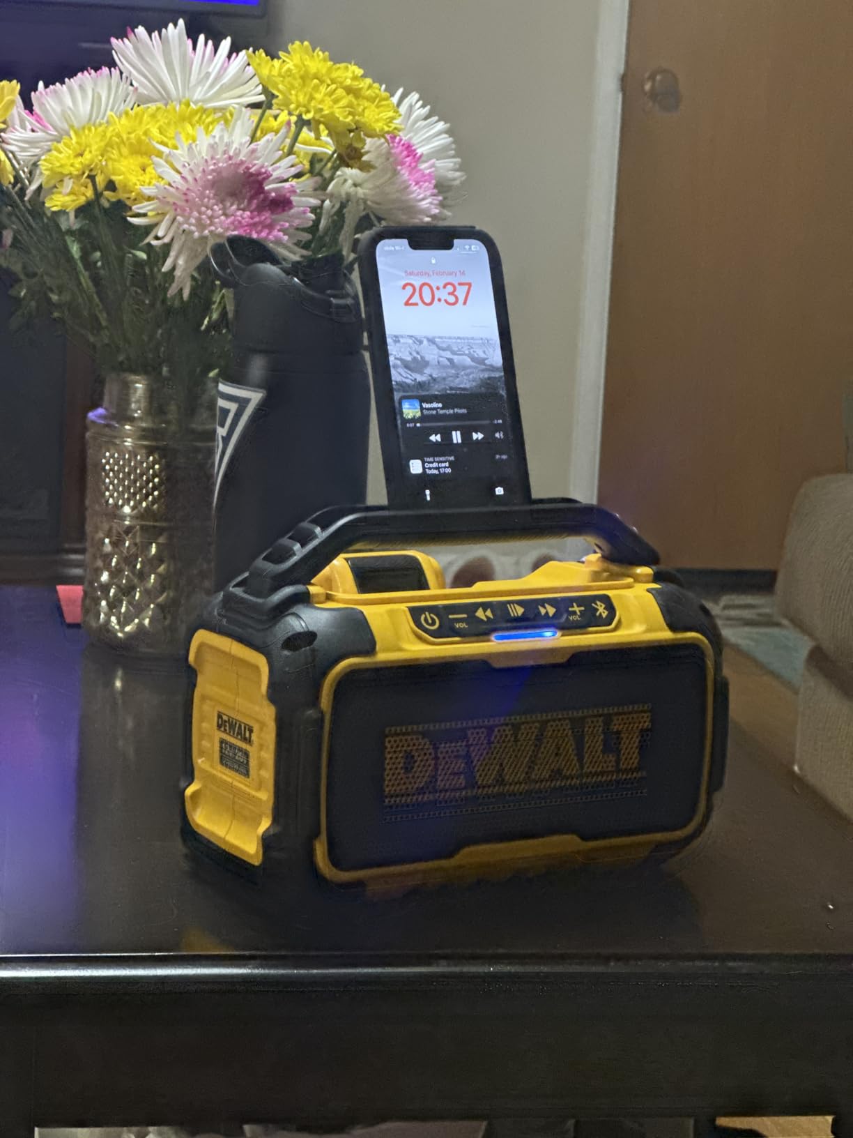 DEWALT 20V MAX Bluetooth Speaker, 100 ft Range, Durable for Jobsites, Phone Holder Included, Lasts 8-10 Hours with Single Charge (DCR010) customer photo 1