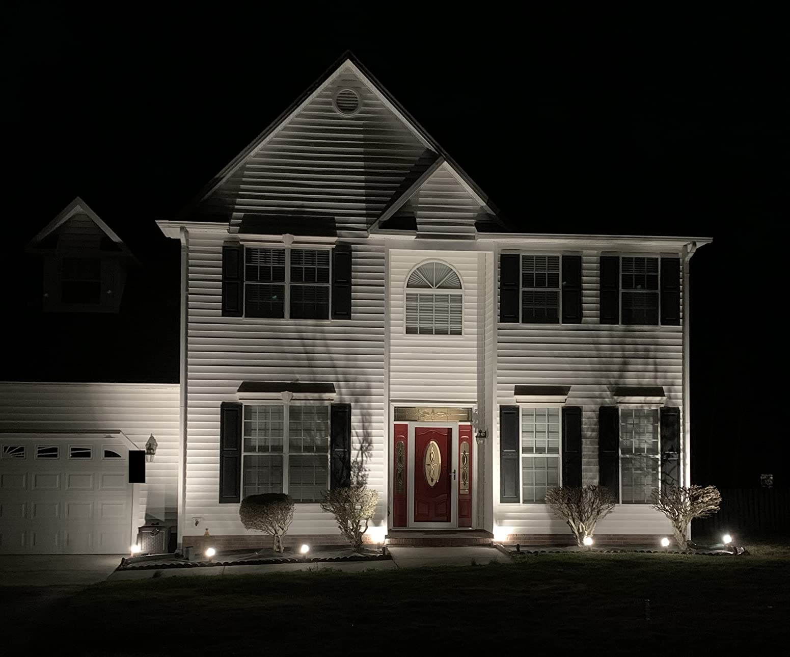 LEONLITE Low Voltage LED Landscape Spotlight, 5W 12V Pathway Lights Outdoor, CRI90, Aluminum Spot Lights for Garden, ETL Listed, IP65 Waterproof, 3000K Warm White, Oil Rubbed Bronze, Pack of 4 customer photo 2