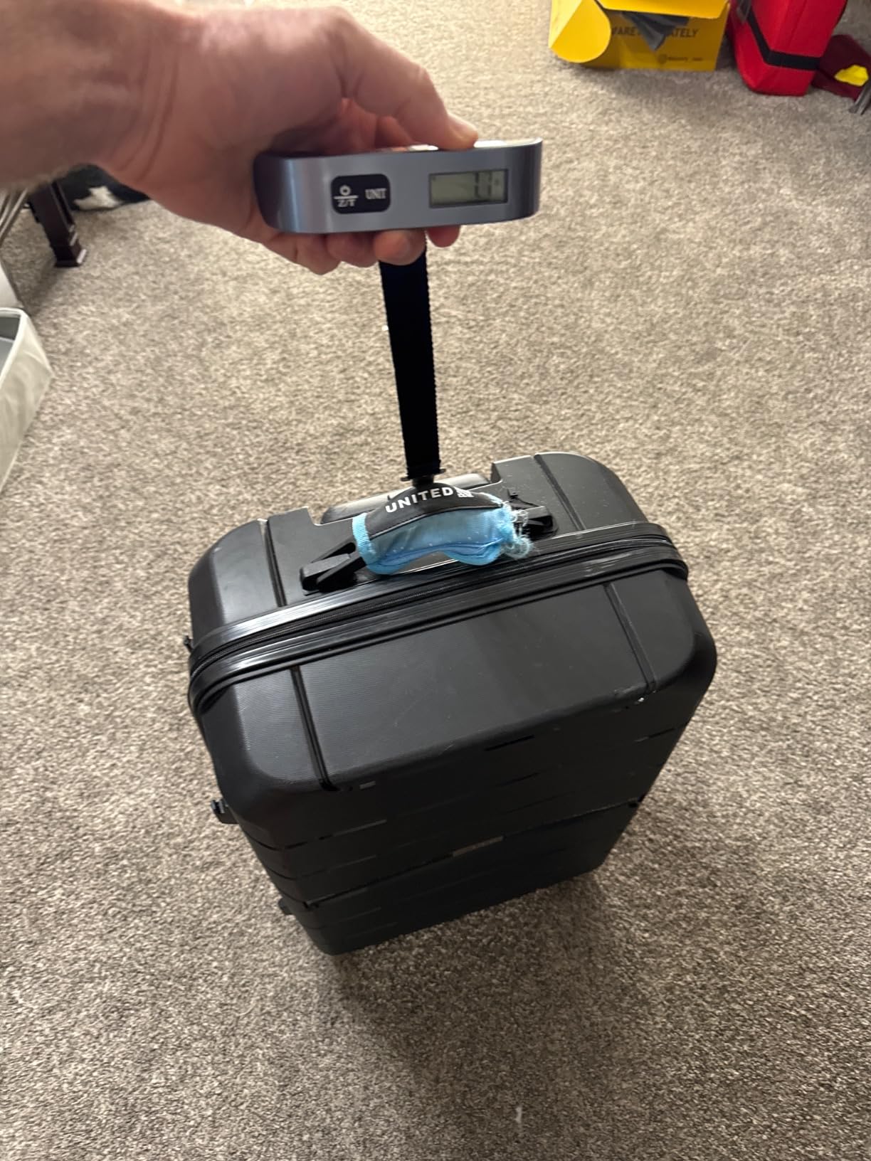 Etekcity Fishing Scale with Backlit LCD Display, 110lb/50kg Digital Electronic Hanging Hook Scale with Batteries and Carry Pouch Included, Black, Non-Slip Handle customer photo 2