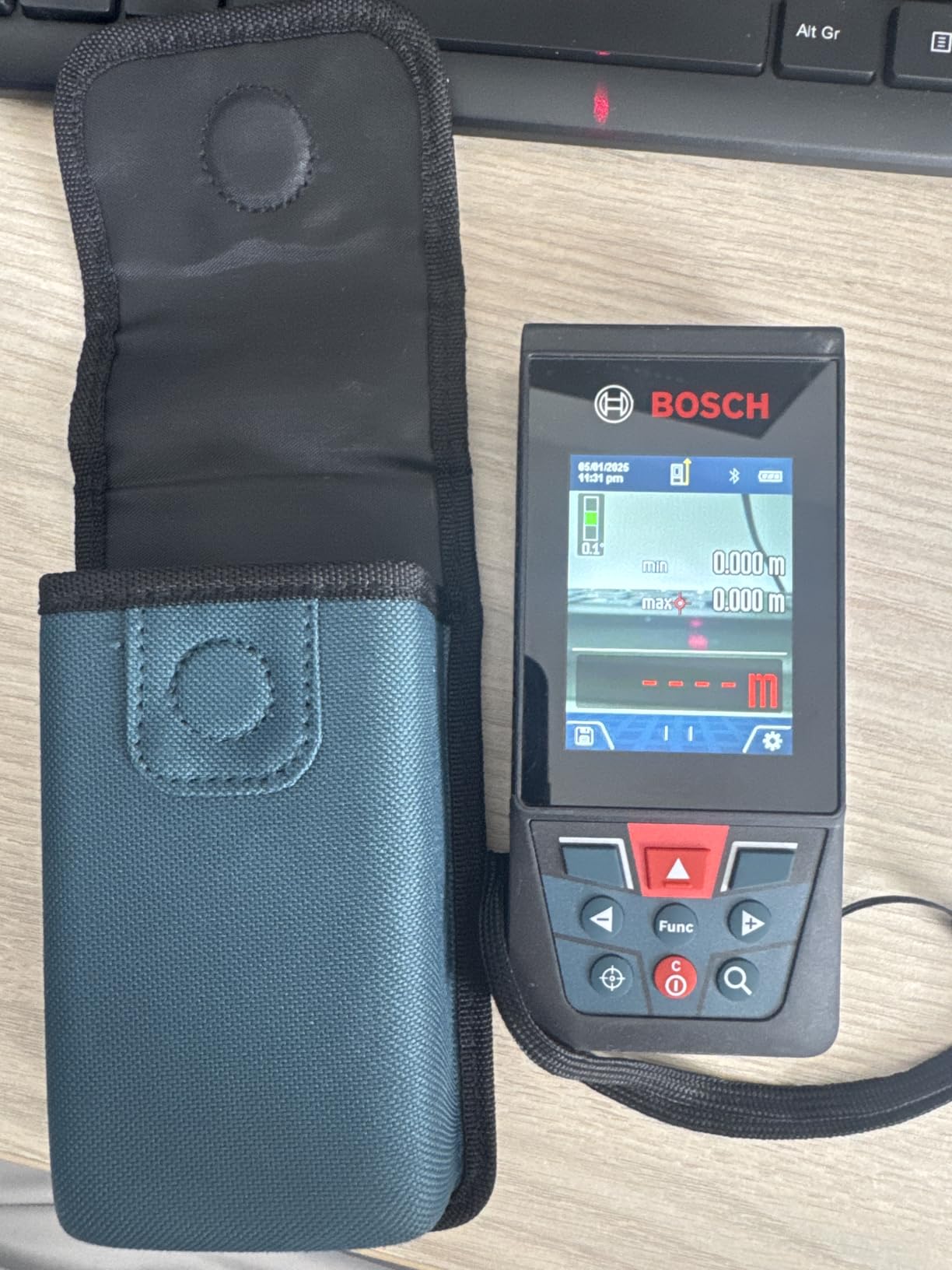 BOSCH GLM400C 400 Ft Blaze Outdoor Connected Laser Measure with Viewfinder customer photo 1