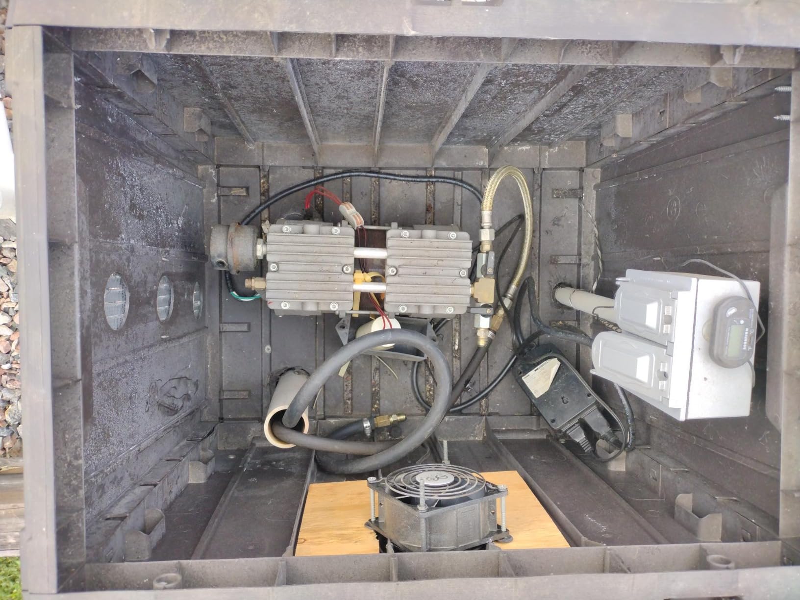 HQUA PAS20 Pond & Lake Aeration System for Up to 3 Acre, 3/4 HP Compressor + Two 100' Weighted Tubing + 2 Diffusers customer photo 1