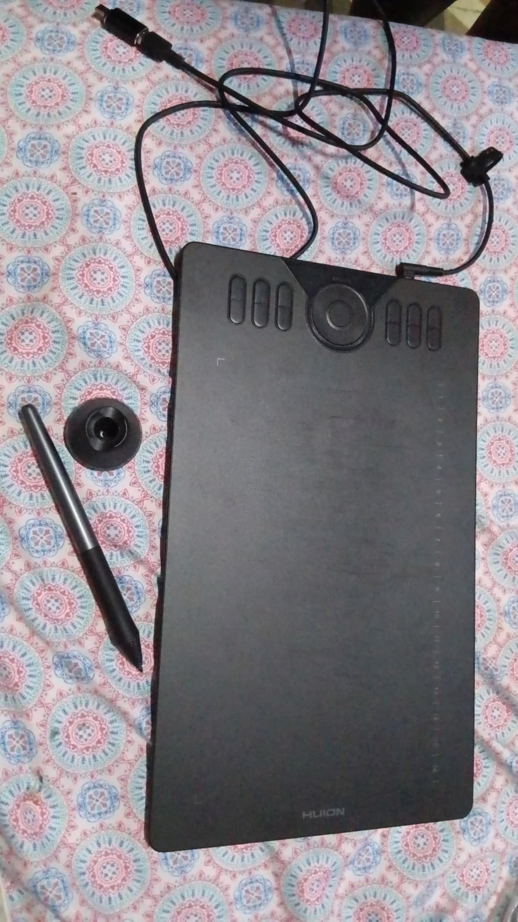 HUION Drawing Tablet HS610 Graphic Tablet with Battery-Free Stylus 8192 Pen Pressure Tilt Function, 10x6.25 Inches Digital Art for Animation & Design, Compatible with Windows/Mac/Android customer photo 1