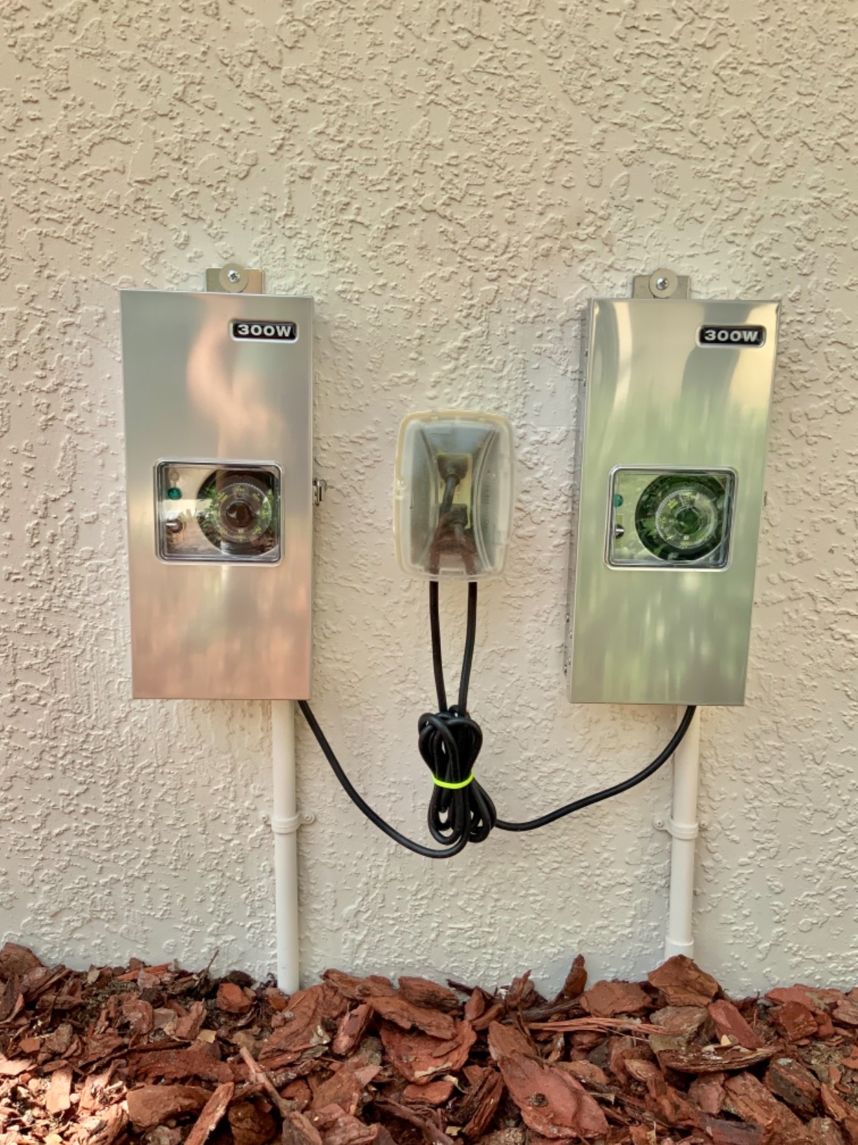 VOLT 300W Slim Line Low Voltage Transformer (12V/15V) with Timer/Photocell for LED Landscape Lighting customer photo 2