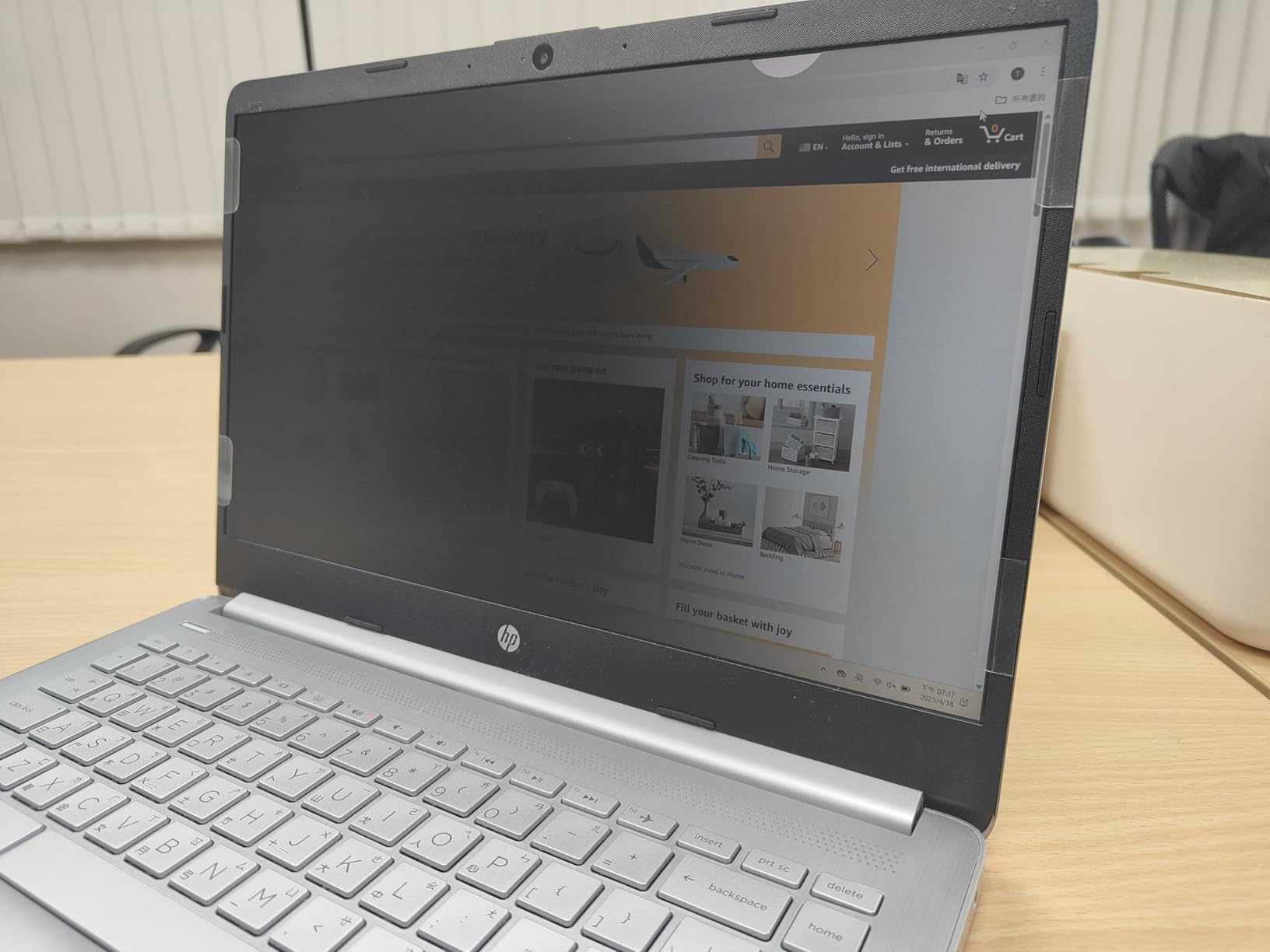 Amazon Basics Privacy Screen Filter - 22 Inch 16:9 Widescreen Monitor, Anti-Spy, High Clarity, UV Protection, Eye Protection, Anti Glare & Blue Light Filter, Anti-Scratch customer photo 1