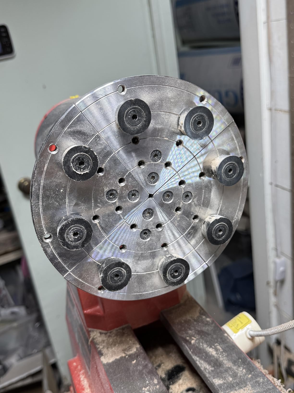 WEN LA4444 4-Inch 4-Jaw Self-Centering Chuck Set with 1-Inch x 8TPI Thread customer photo 1