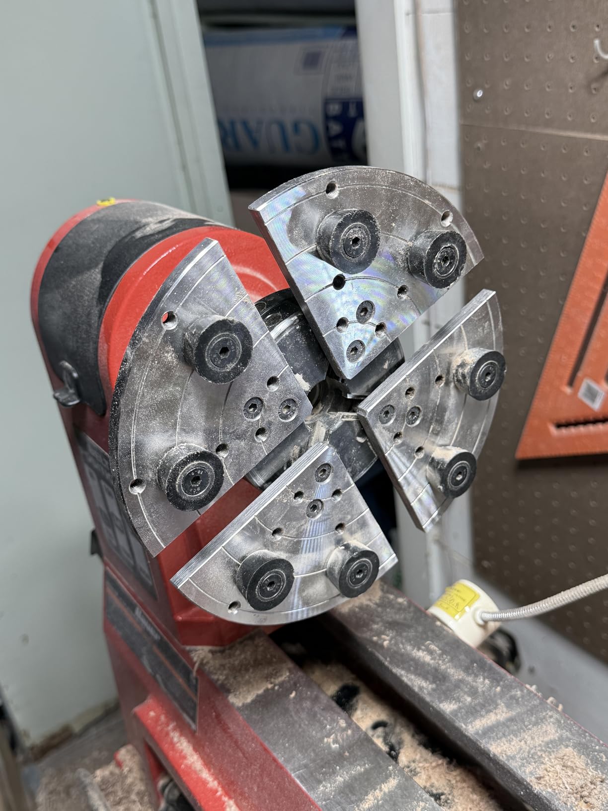 WEN LA4444 4-Inch 4-Jaw Self-Centering Chuck Set with 1-Inch x 8TPI Thread customer photo 2