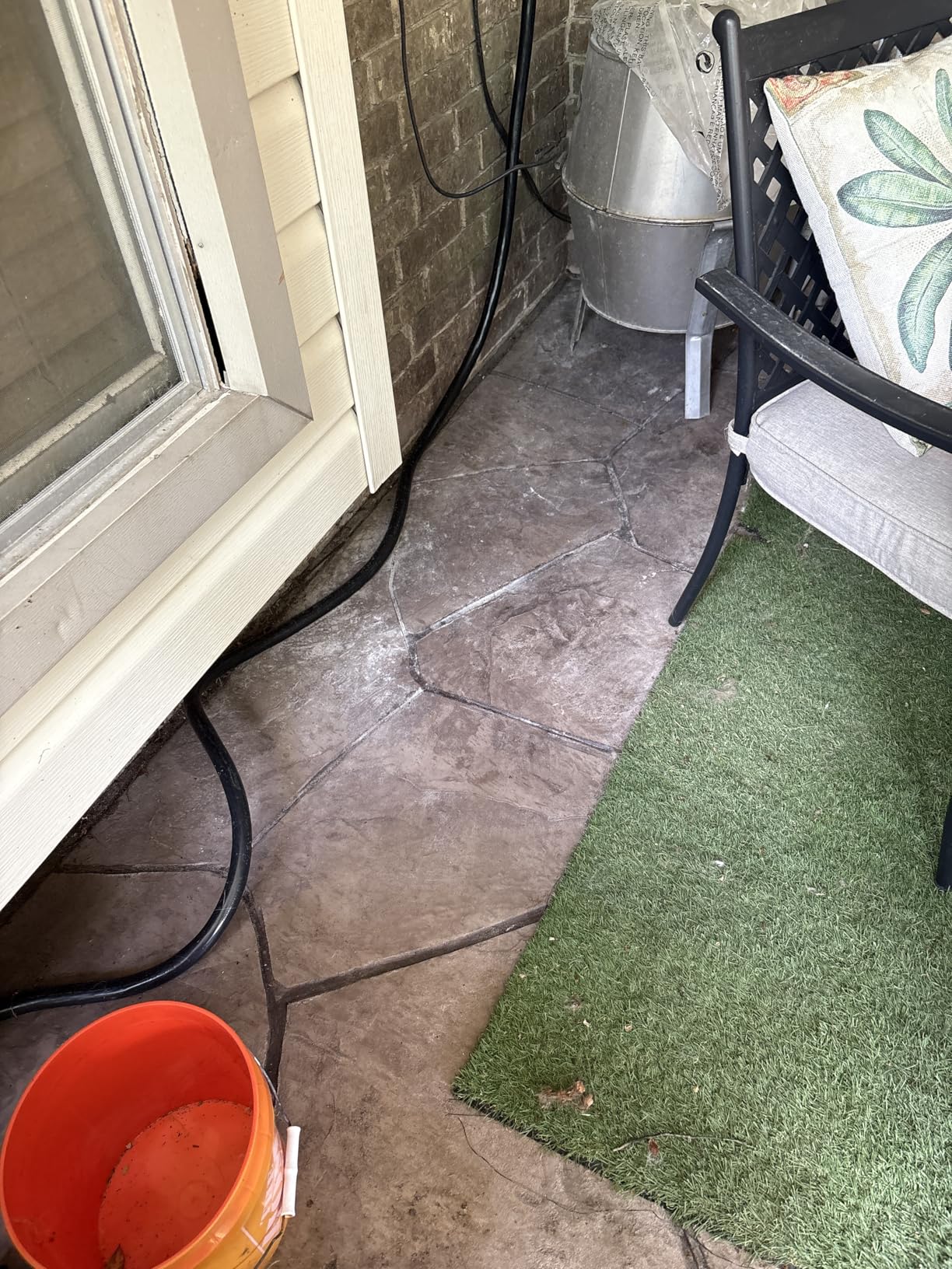 CRAFTSMAN CMXEVBE17250 2.5 Gallon 2.5 Peak HP Wet Dry Vac, Portable Shop Vacuum customer photo 2