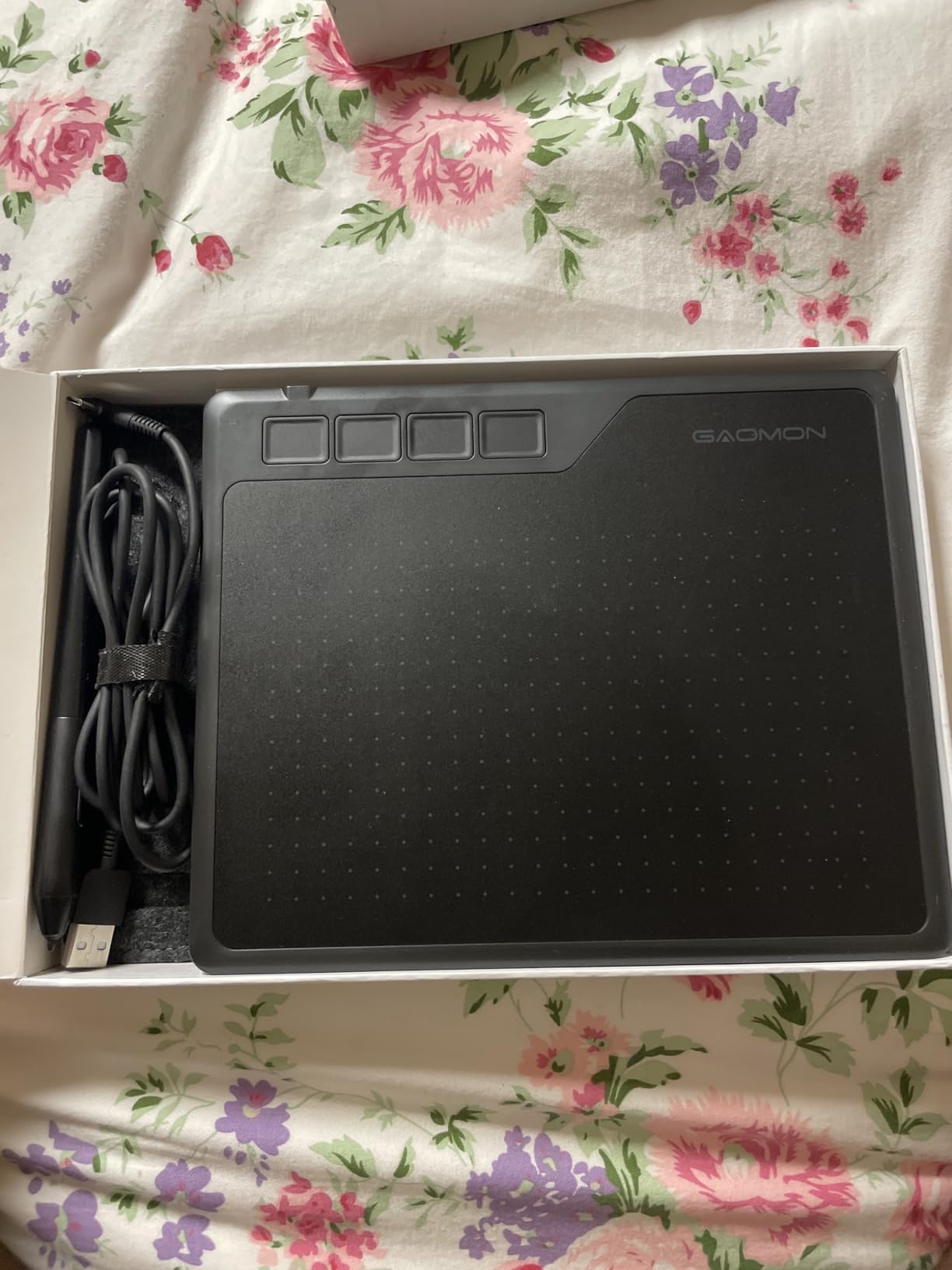 GAOMON S620 Drawing Tablet 6.5 x 4 Inch Graphics Tablet with 8192 Passive Pen 4 Customizable ExpressKeys for Digital Art, Painting, OSU Playing, Compatible with Windows PC, Mac customer photo 2