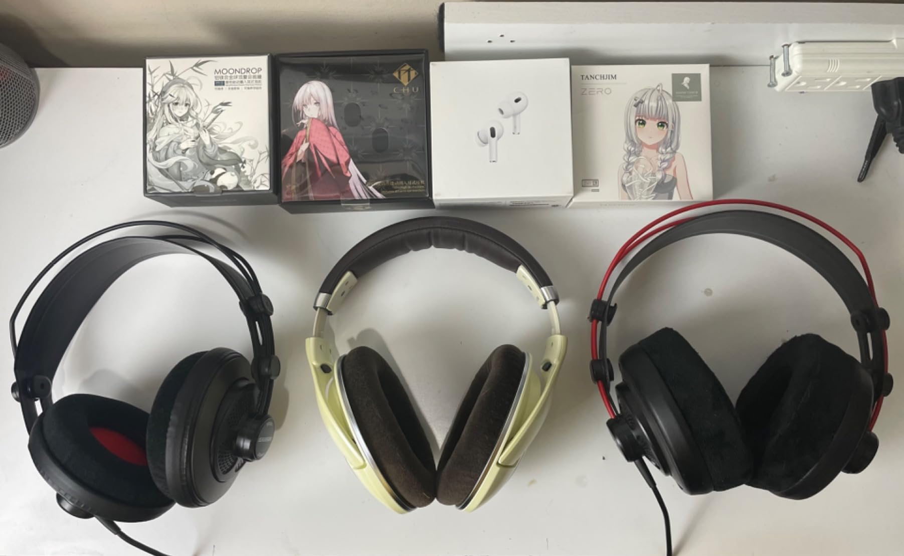 Sennheiser HD 599 SE Open-Back Headphones, Premium Design, Natural Balanced Audio, Comfortable Fit, Wired Headphones for Music, Gaming, School, Work, Black customer photo 1