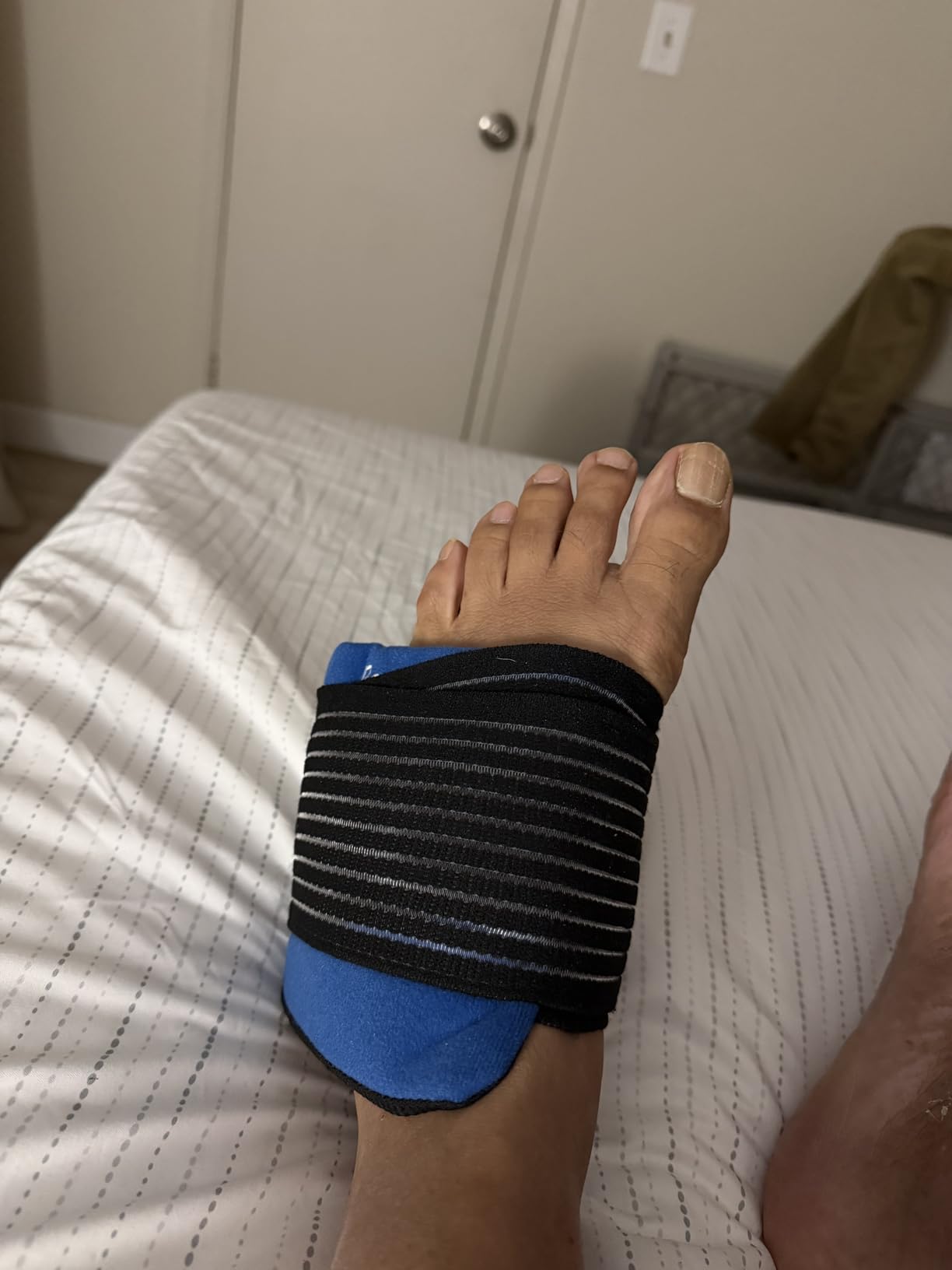 2 Soft Gel Ice Packs for Injuries Reusable with Extra Comfy Adjustable Cold Pack Wrap, Flexible Hot and Cold Compress customer photo 1