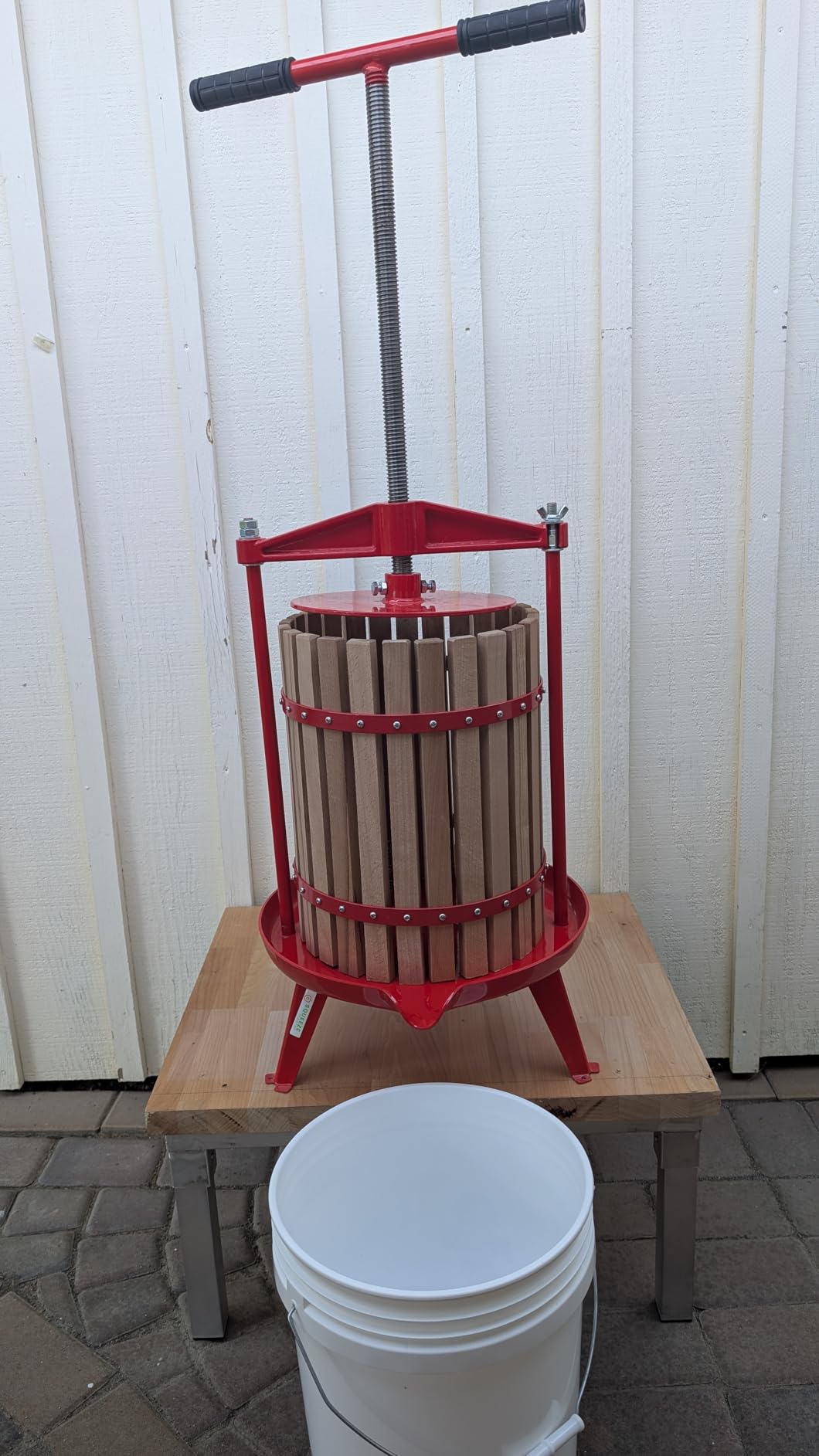SQUEEZE master Fruit Wine Cider Press - Solid Wood Basket- 3.17 Gallon/12L-T Handle Bar-More Stable-Vintage traditional juicer,Apple Grape Fruit press for Juice Maker-1 free filter bag included(Red) customer photo 2