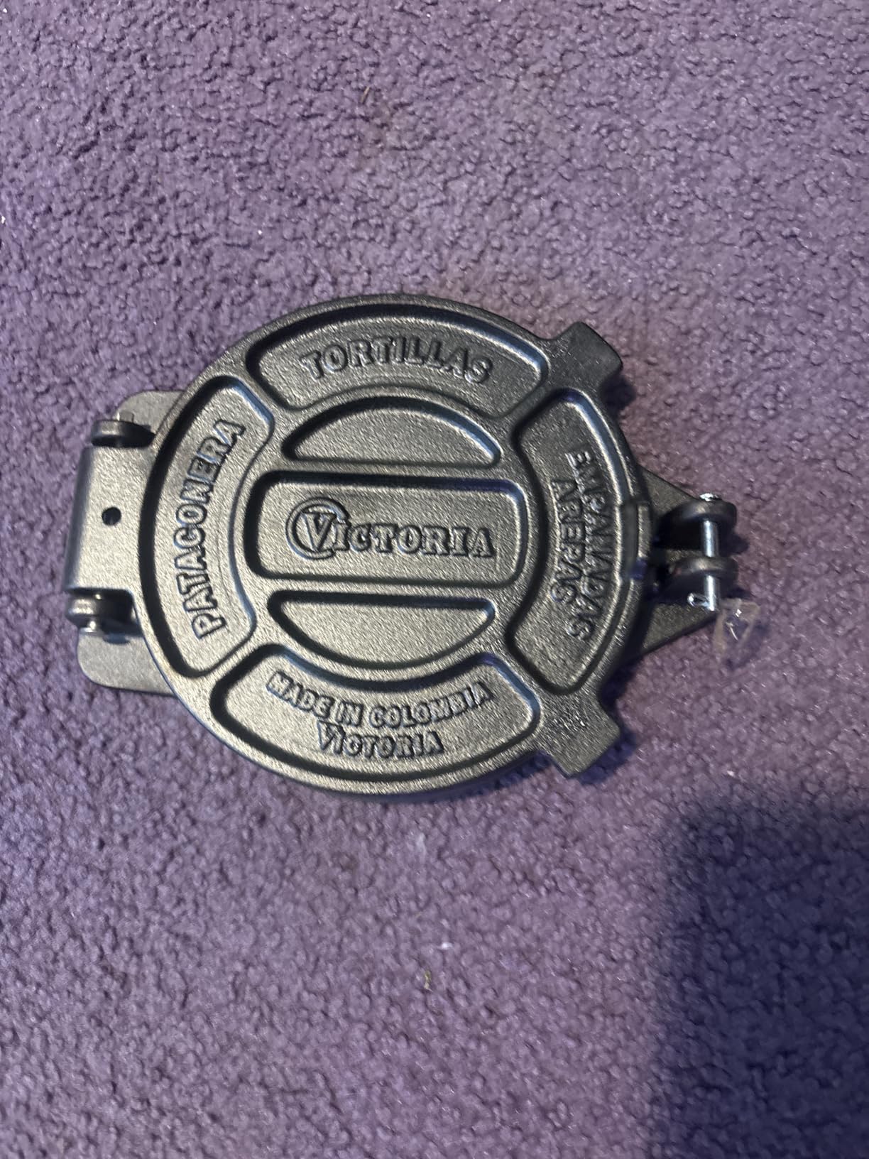 Victoria Cast Iron Tortilla Press, Tortilla and Roti Maker, Made in Colombia, 6.5 Inches customer photo 2