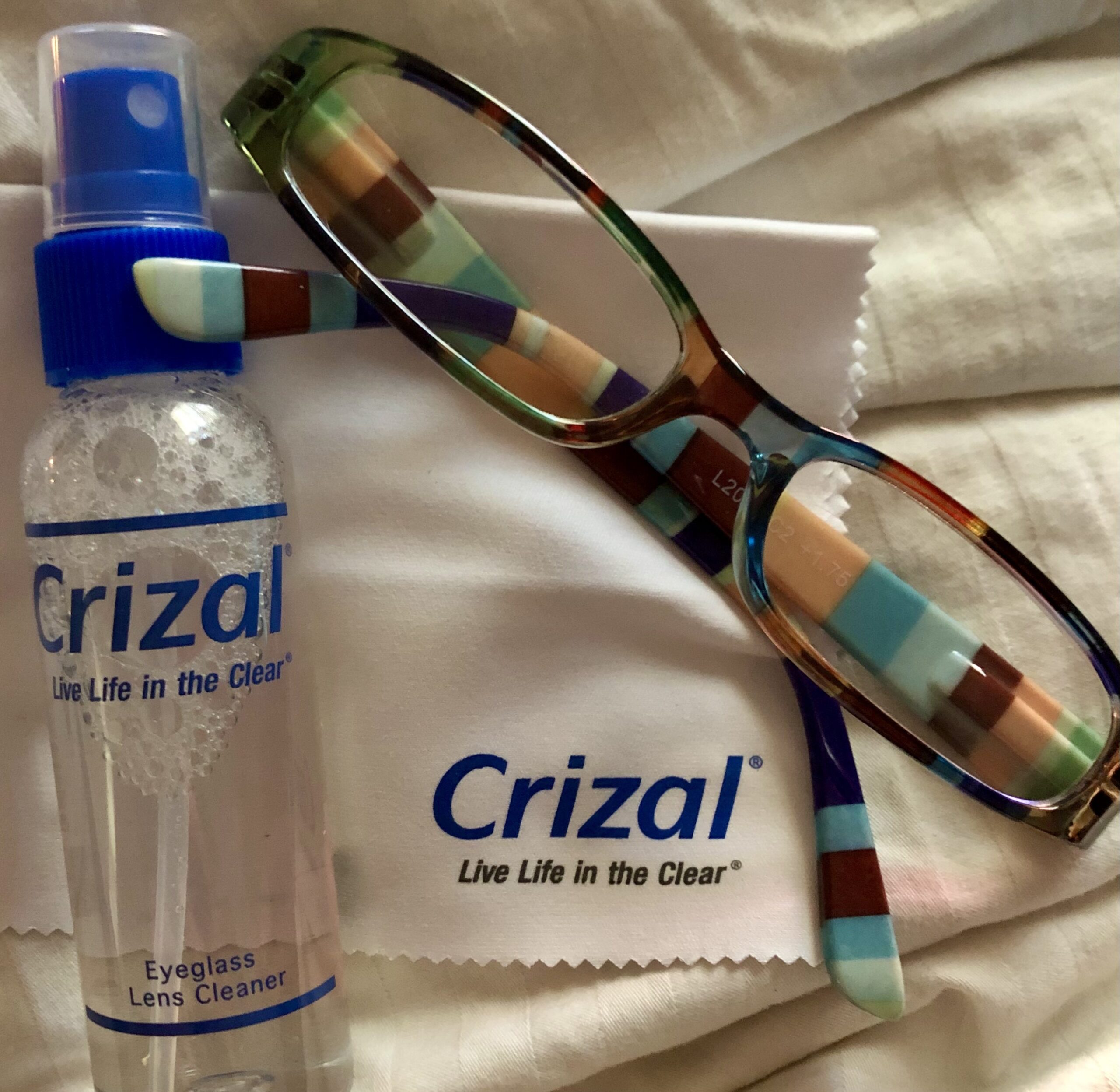 Crizal Lens Cleaning Kit - 3 Cloths +3 Solutions - Designed & Tested for AR-Coated Lenses - Complete AR Lens Care System customer photo 2