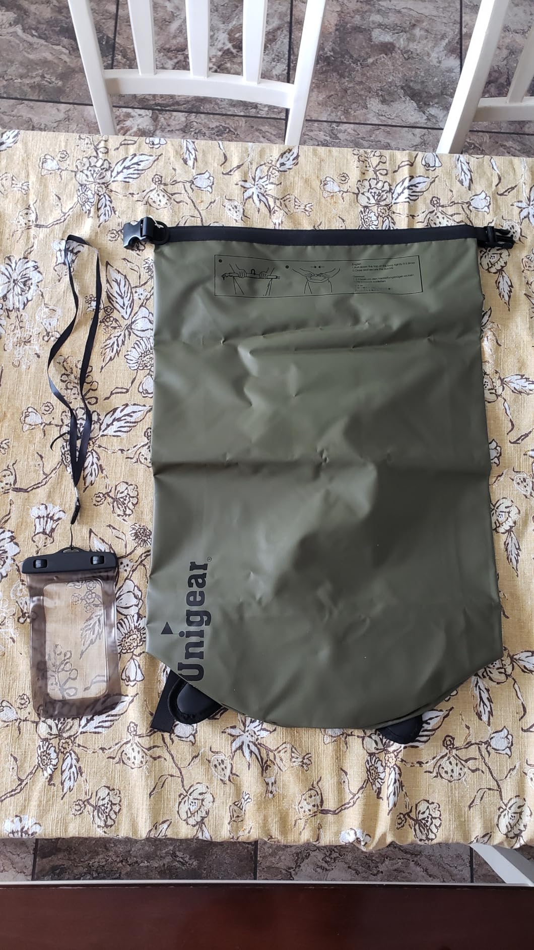Unigear Dry Bag Waterproof, 2L/5L/10L/20L/30L/40L Floating and Lightweight Bags for Kayaking, Boating, Fishing, Swimming and Camping with Waterproof Phone Case customer photo 2