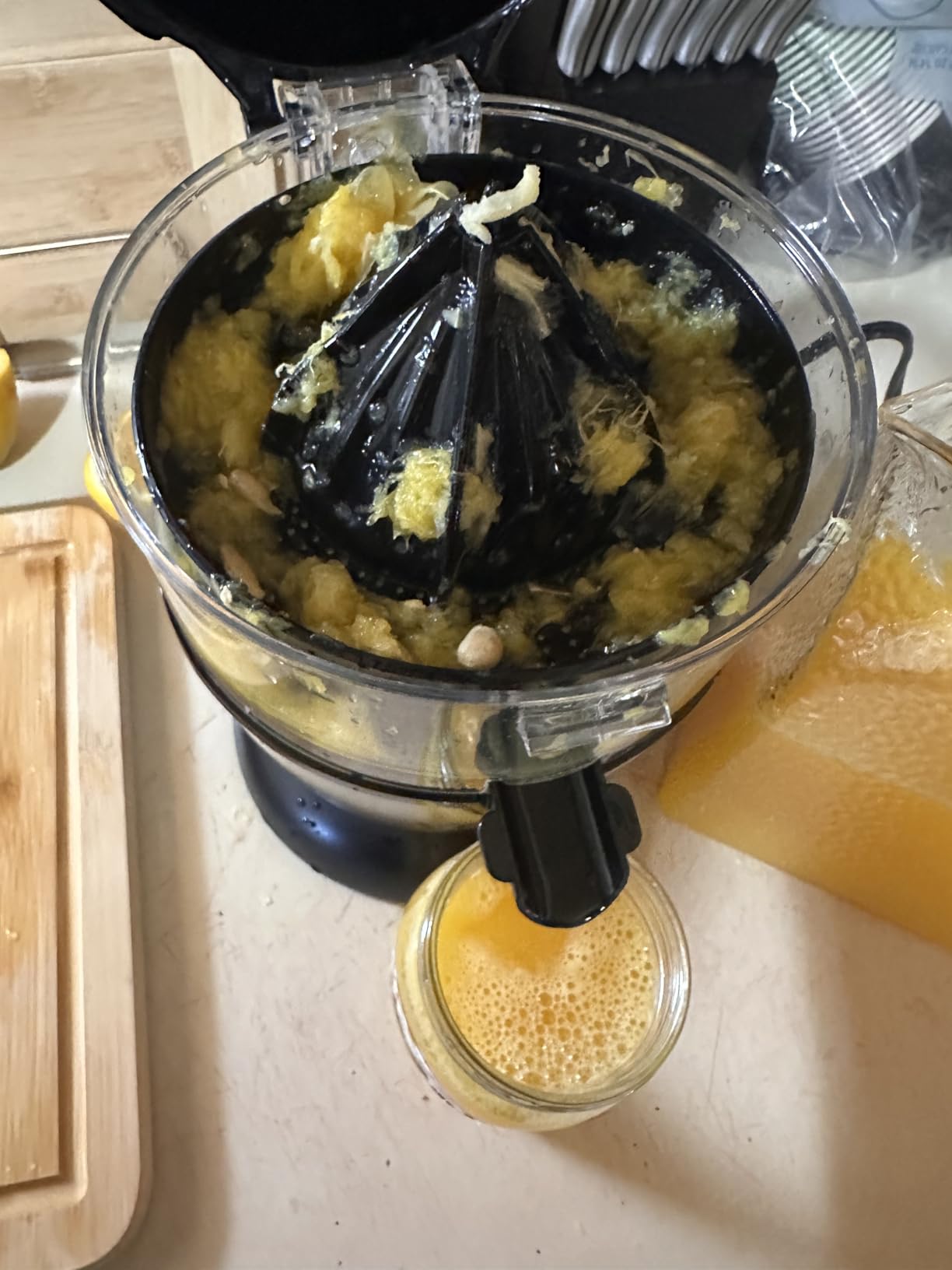 Vinci Hands Free Electric Citrus Juicer, 1-Button Juicer Machine, Orange Lime Grapefruit Lemon Squeezer, Easy to Clean Orange Juicer Squeezer, Black/Stainless Steel customer photo 2