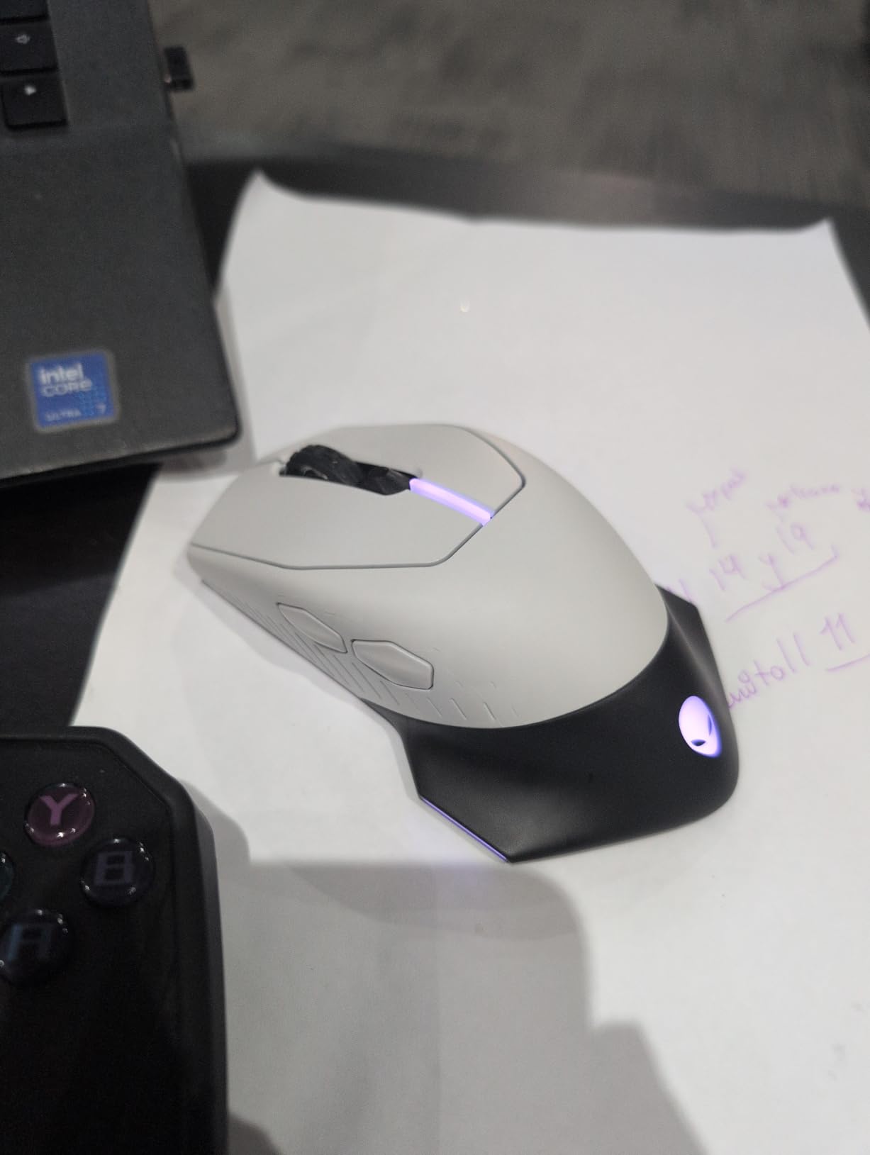 Alienware Wired/Wireless Gaming Mouse AW610M - 16000 DPI, Optical Sensor, Ambidextrous, 7 Buttons, 3-ZONE 16.8m AlienFX RGB Lighting, Edge-Free Design, Ergonomic - Lunar Light customer photo 1