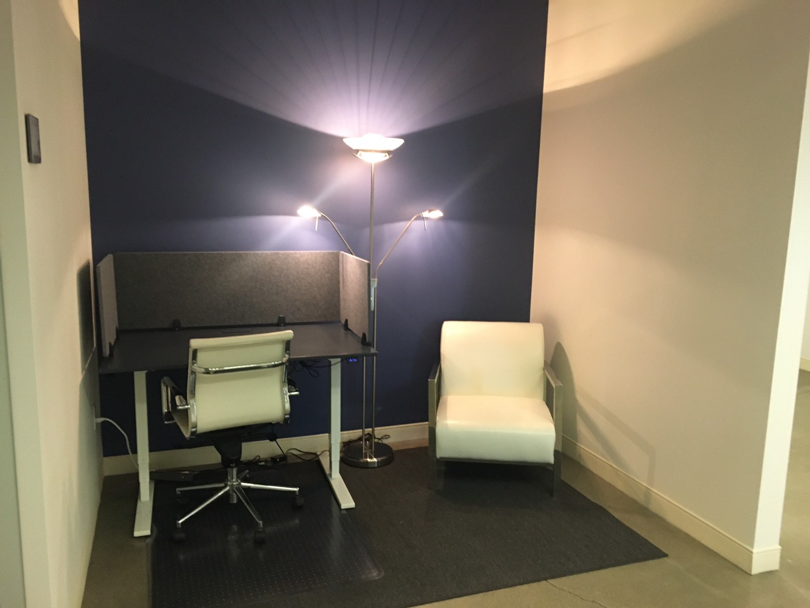 ReFocus Raw Clamp-On Acoustic Desk Divider, Noise-Reducing PET Privacy Panel for Offices, Sound-Dampening Desk Screen (24 x 16 inch, Castle Gray) customer photo 1