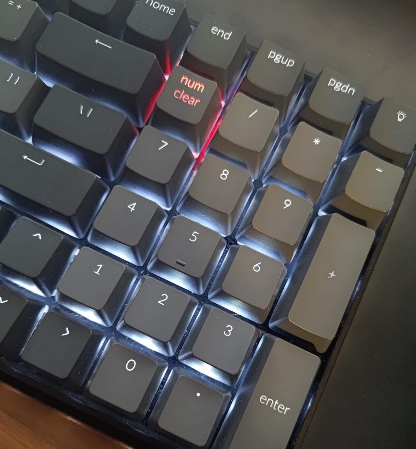 Keychron K4 96% Layout 100 Keys Wireless Bluetooth 5.1/Wired USB Mechanical Gaming Keyboard with Keychron Super Brown Switch White LED Backlight N-Key Rollover for Mac Windows PC-Version 2 customer photo 1