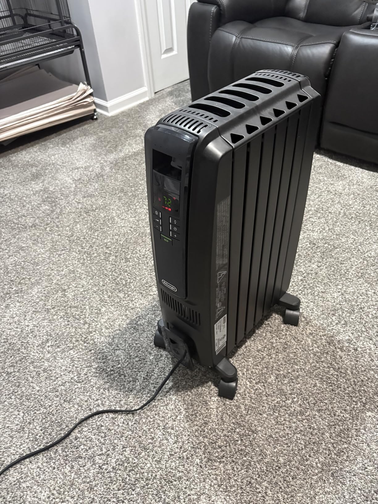 DeLonghi Dragon Digital Oil Filled Radiator Heater, 1500W Electric Space Heater for indoor use, programmable timer, Energy Saving, full room heater with safety features TRD40615EBK customer photo 1