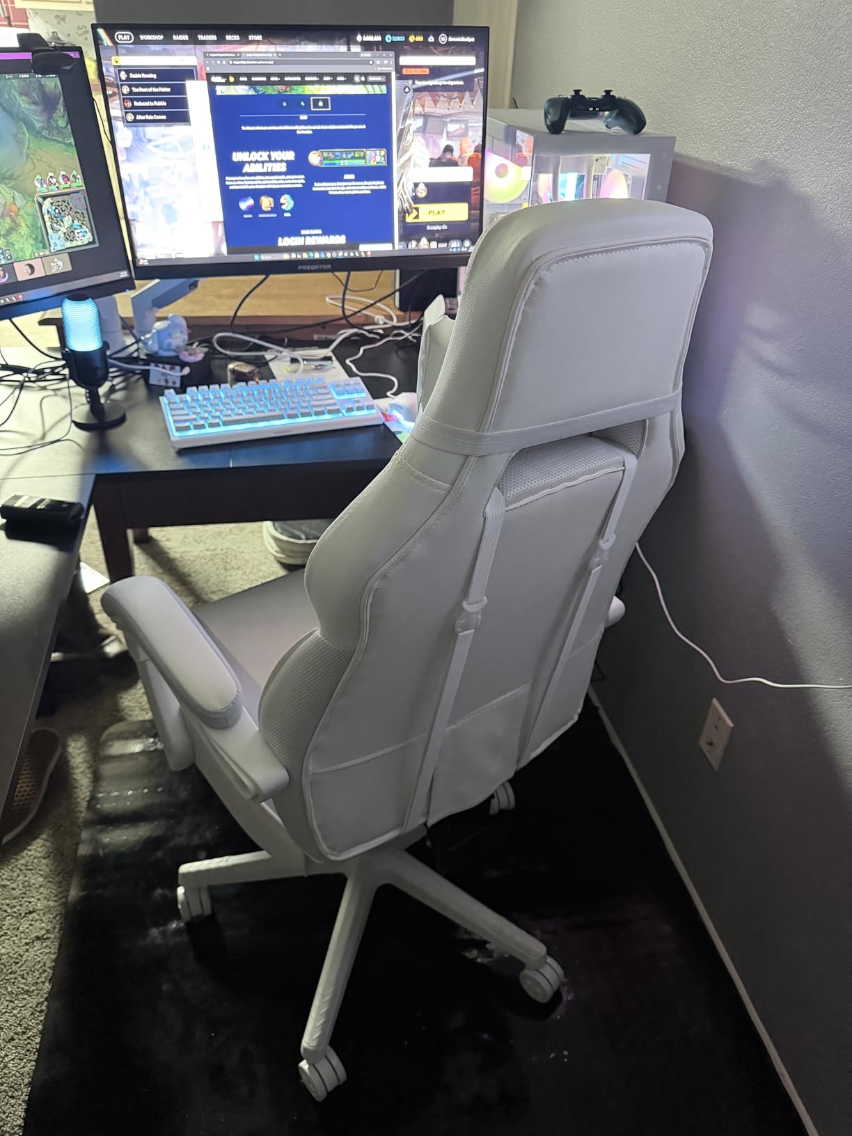 LEMBERI Gaming Chair with Footrest, Ergonomic Video Game Chair for Adults, Big and Tall Chair 400lb Weight Capacity, Racing Style Computer Gamer Chair with Headrest and Lumbar Support, PU Leather customer photo 1