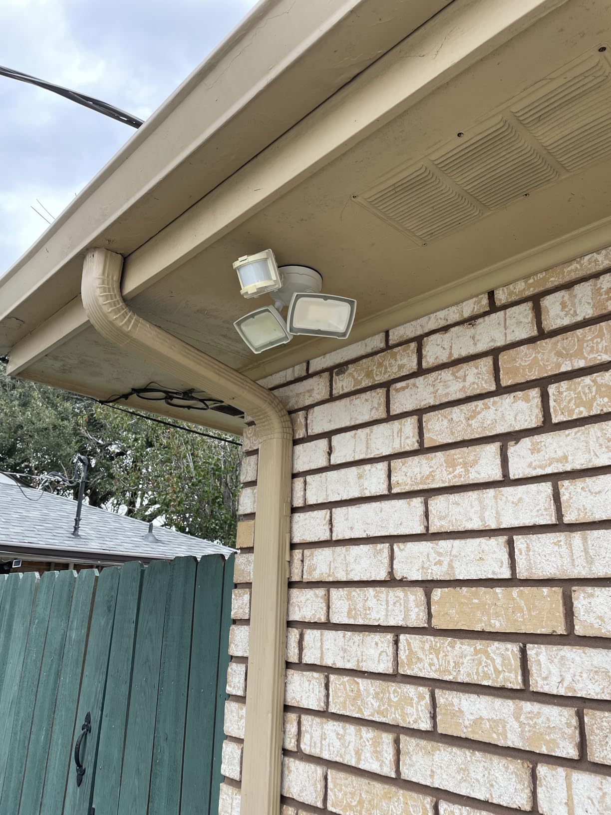 LEPOWER 30W LED Security Lights Motion Sensor Outdoor, 3200LM, 5500K, IP65 Waterproof, Hardwire 2 Head Motion Detector Flood Light for Garage, Yard, Porch customer photo 1