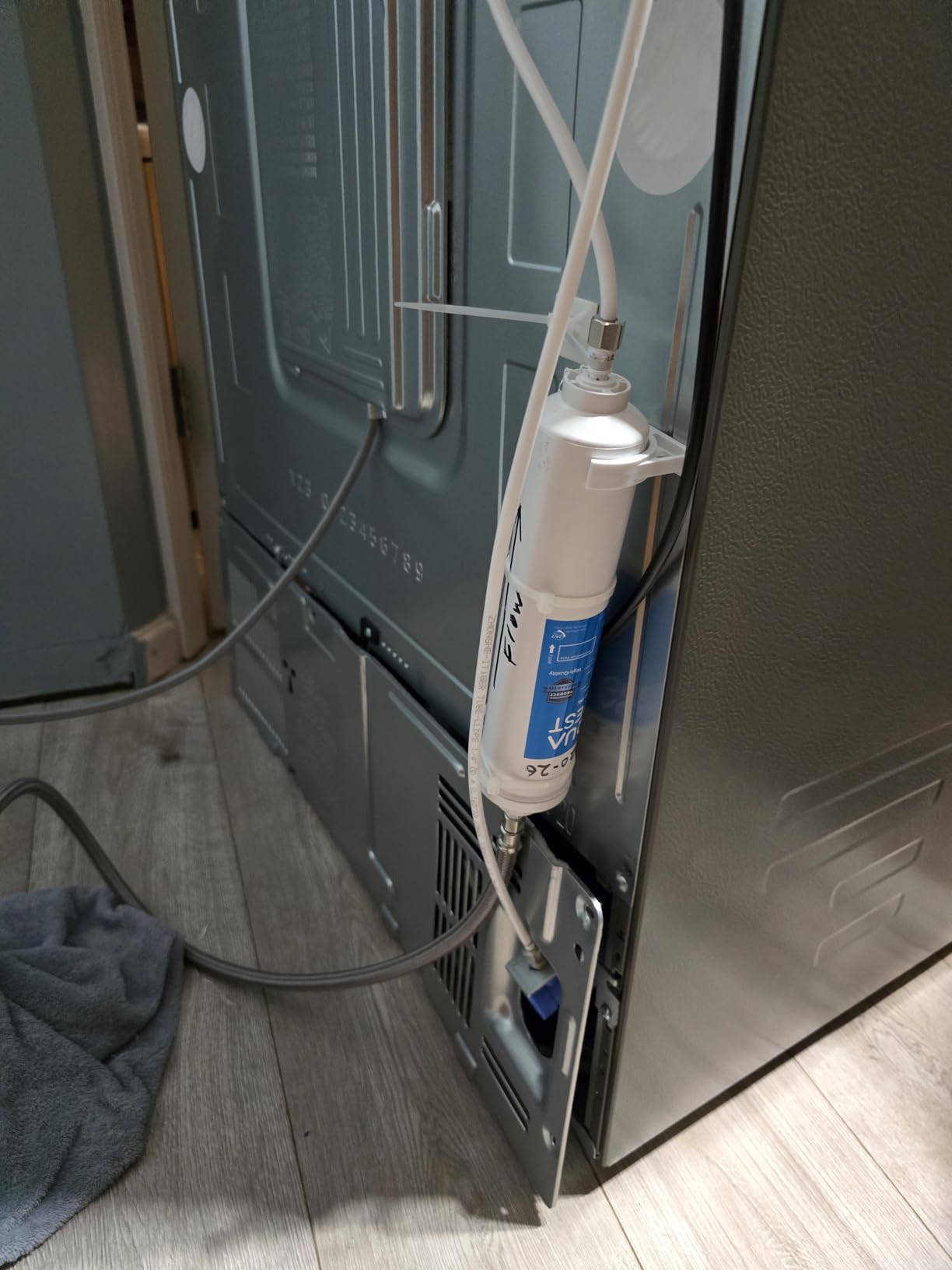 AQUA CREST 5 Years Inline Water Filter for Ice Maker with 1/4-Inch Direct Connect Fittings, Ideal for Ice Maker, Refrigerator, RV, 1/4 Inline Water Filter for Refrigerator Reduces Chlorine, Taste & Odor customer photo 2