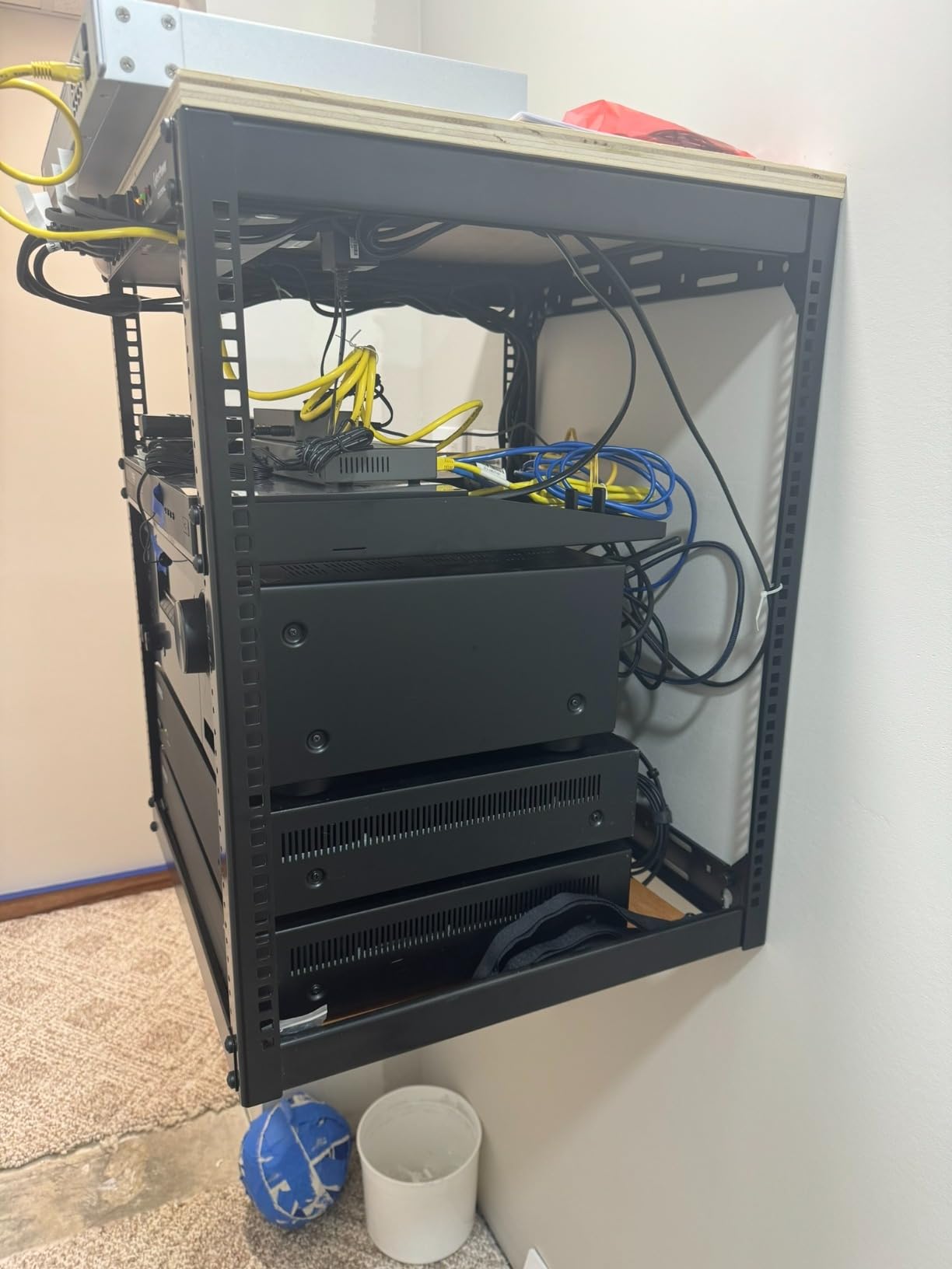 ECHOGEAR 20U Open Frame Rack for Servers & AV Gear - Wall Mountable Design Includes 2X Vented Shelves, 25x Rack Mounting Screws, 4X Leveling Feet customer photo 1