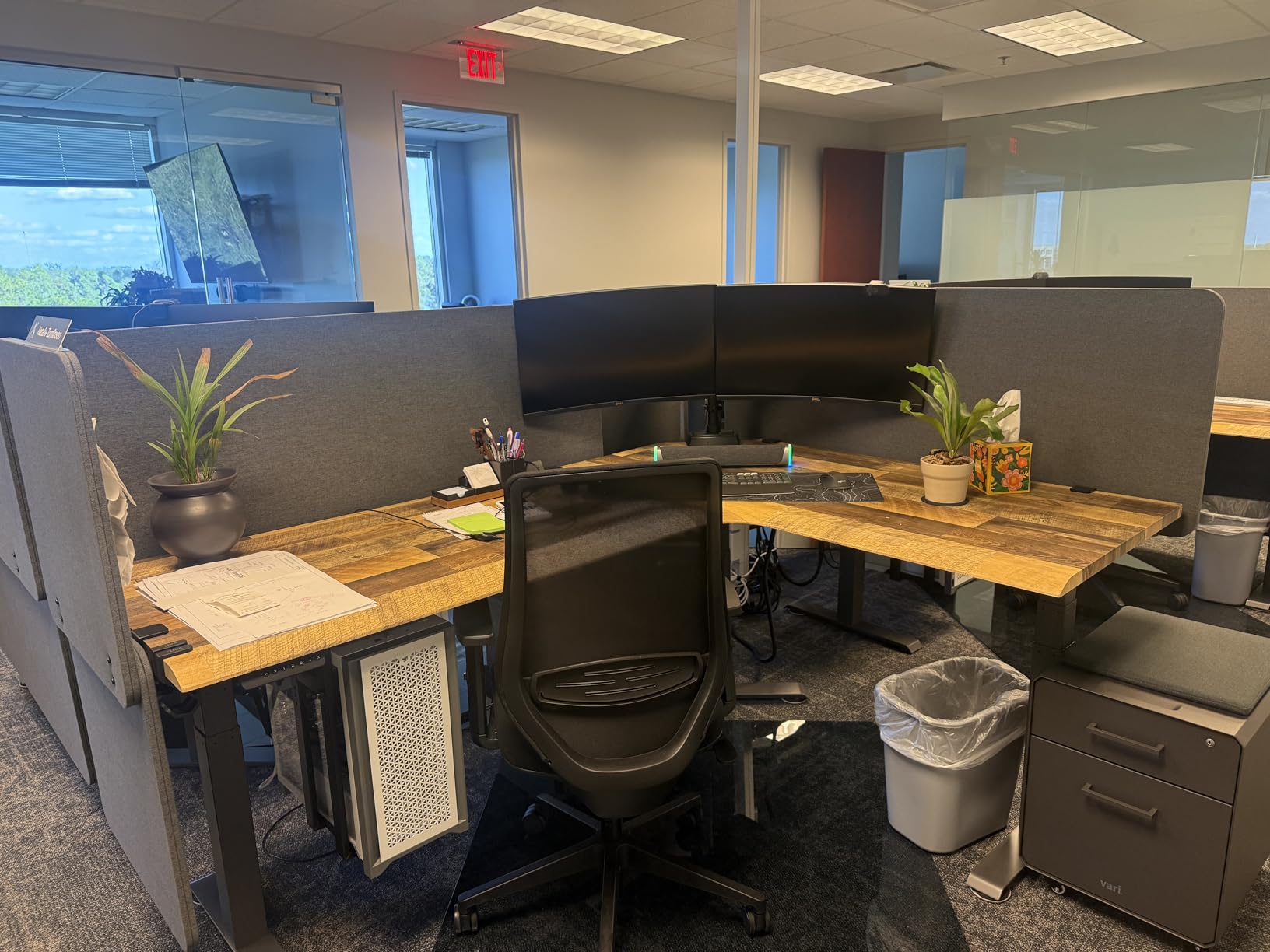 VIVO Clamp-on/Screw-on 24 x 24 inch Privacy Panel, Sound Absorbing Cubicle Desk Divider, Acoustic Partition, Gray customer photo 1