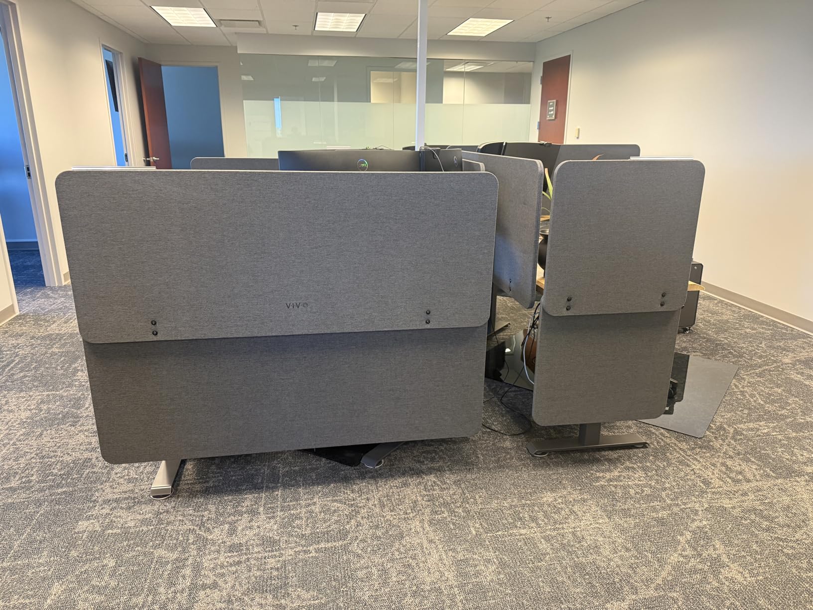 VIVO Clamp-on/Screw-on 24 x 24 inch Privacy Panel, Sound Absorbing Cubicle Desk Divider, Acoustic Partition, Gray customer photo 2