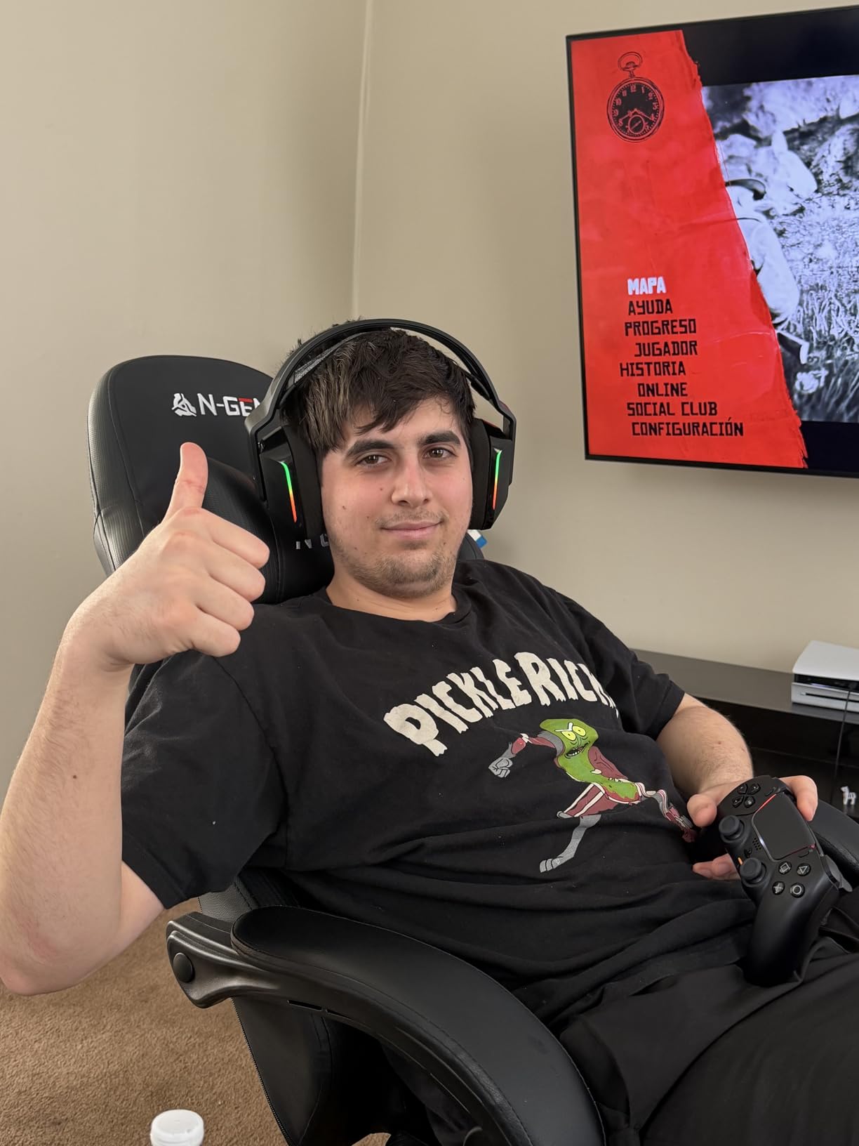 Logitech G733 Lightspeed Wireless Gaming Headset with Suspension Headband, LIGHTSYNC RGB, Blue VO!CE mic Technology and PRO-G Audio Drivers - White customer photo 2