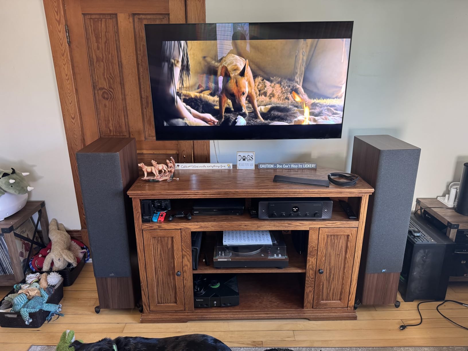 VIVO Corner TV Wall Mount for 37 to 70 inch LCD LED Plasma Flat Screens, Full Motion Articulating Bracket, VESA up to 600x400, MOUNT-CR70C customer photo 2