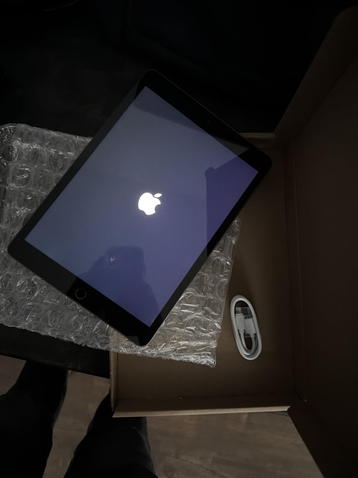 Apple iPad, 10.2-Inch, Wi-Fi, 32GB, Space Gray (Renewed) customer photo 2