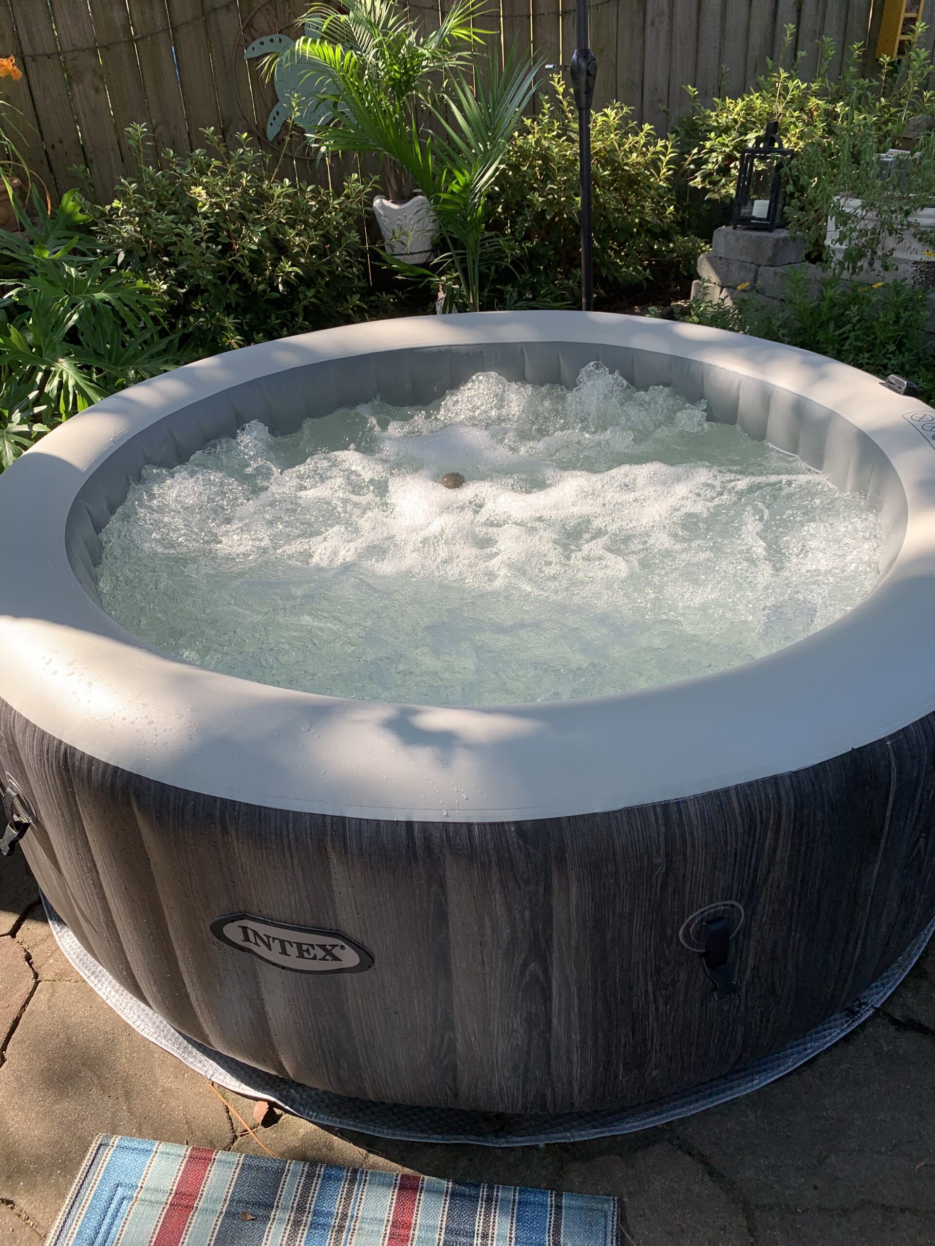 Intex Greywood Deluxe 4 Person Outdoor Portable Inflatable Hot Tub Spa with Multi-Color LED Light, Foam Headrests, and 140 Soothing Bubble Jets, Gray customer photo 2