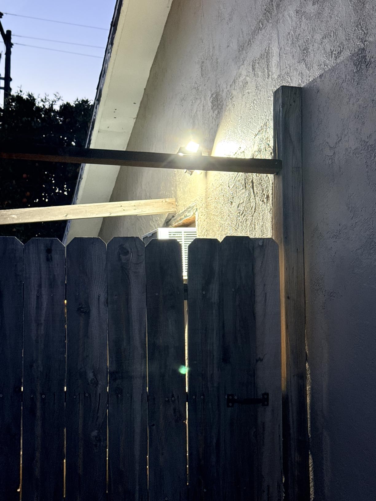 Onforu 75W LED Flood Light Motion Sensor Outdoor, 7000lm Dusk to Dawn Flood Light, Security Light with Three Head, IP65 Waterproof Exterior Floodlight, 6500k Wall Light for Entryway Stairs Yard Garage customer photo 1