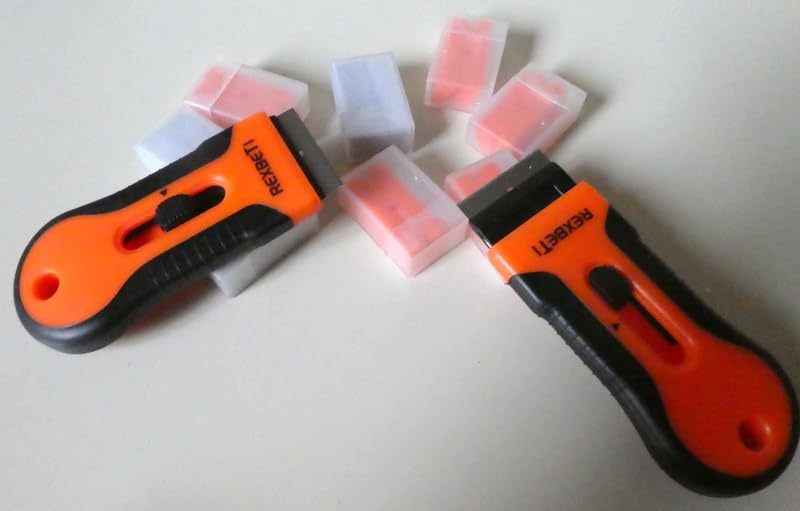 REXBETI Razor Blade Scraper Tool, 2 Pack Razor Scraper Set with Extra 80Pcs Razor Blades -30Pcs Metal and 50Pcs Plastic Blades, Cleaning Scraper Tool, Cooktop, Paint, Glass Scraper customer photo 1