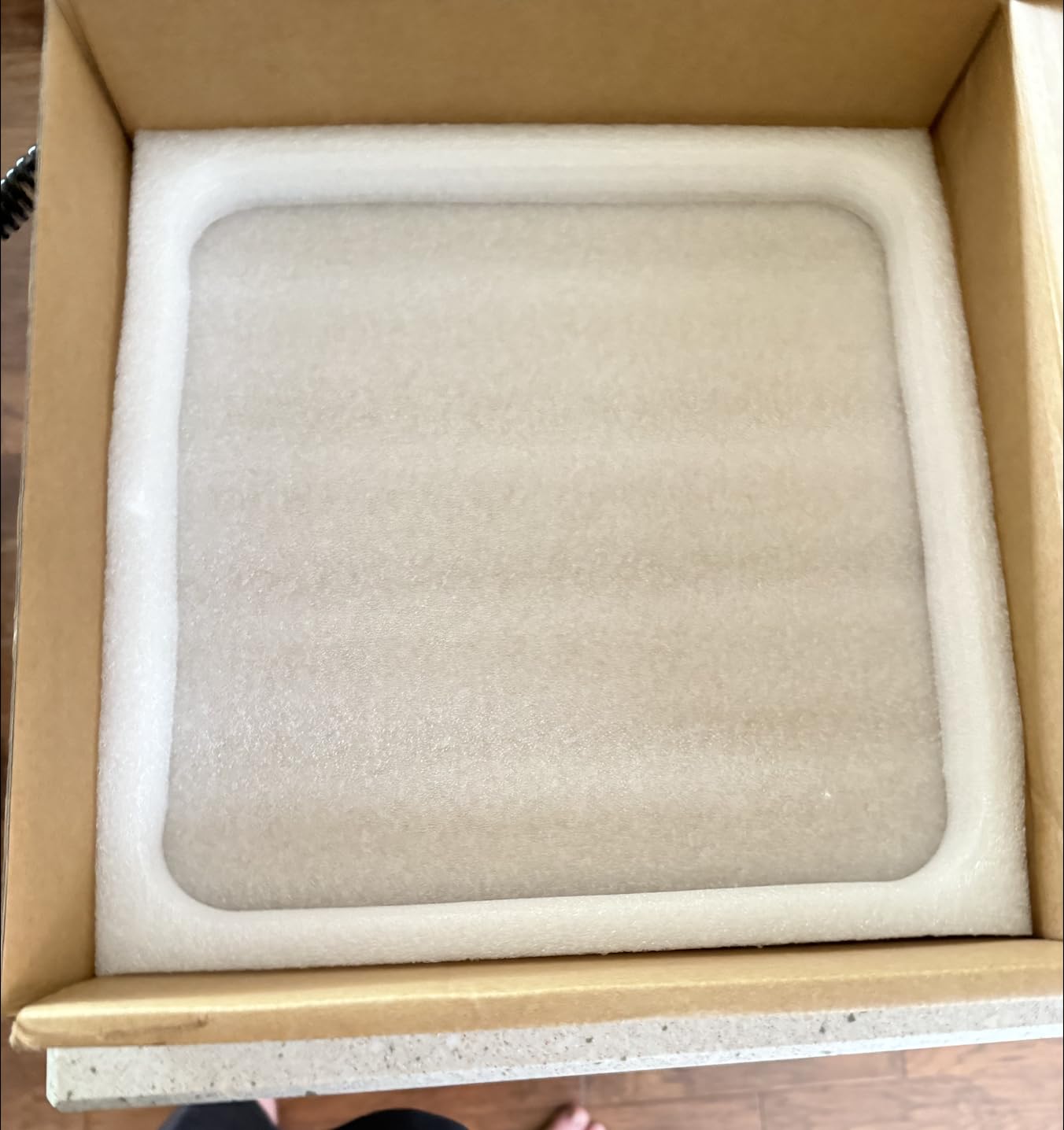 Amazon Basics Digital Postal Scale with Tare Function, Heavy Duty, Aluminium Platform, 440 lb Capacity, Digital Shipping, Portable, Black customer photo 2