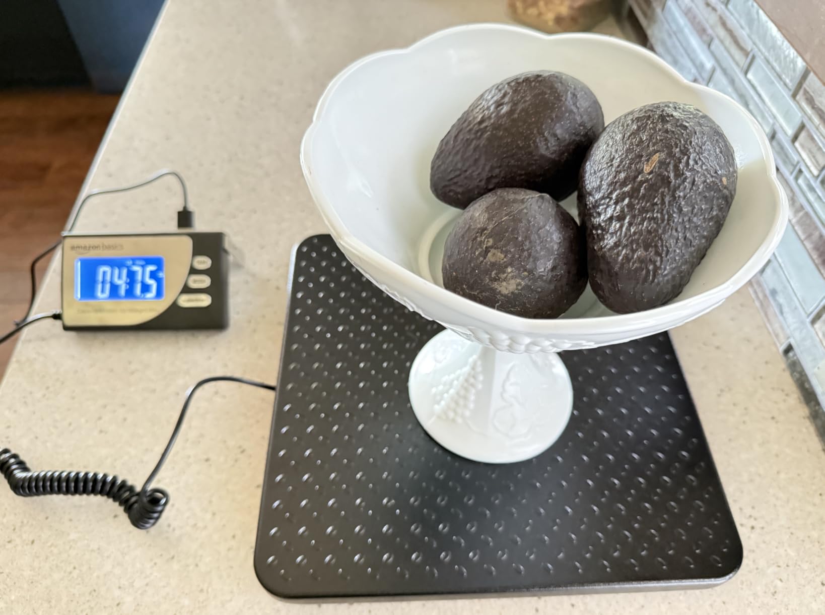 Amazon Basics Digital Postal Shipping Scale with Tare Function, AC Adapter, 65 lb Capacity, 0.1 oz Readability, LCD Display, Black customer photo 2