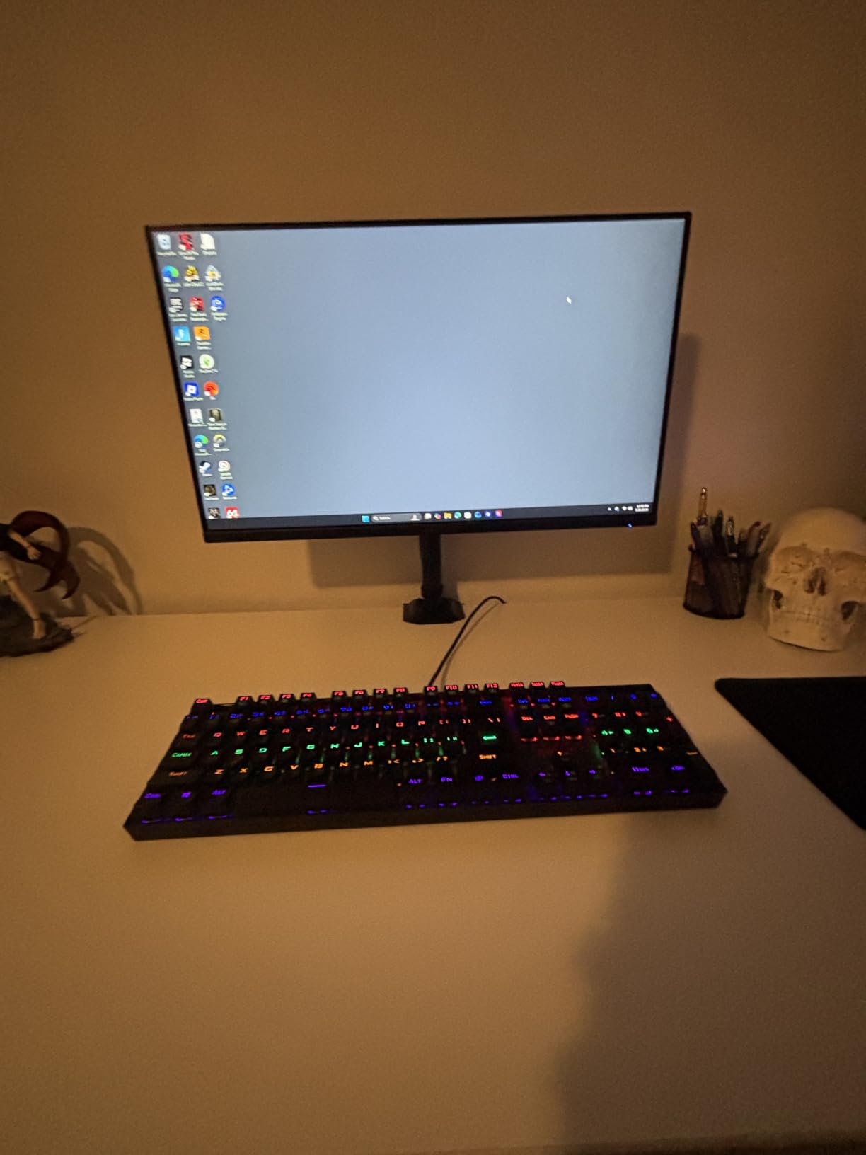 Ergear Monitor Mount for Most 13-32 inch Computer Screens up to 17.6lbs, Improved LCD LED Monitor Riser, Adjustable Height and Angle, Single Gaming Desk Mount Stand, Black, EGCM12 customer photo 2