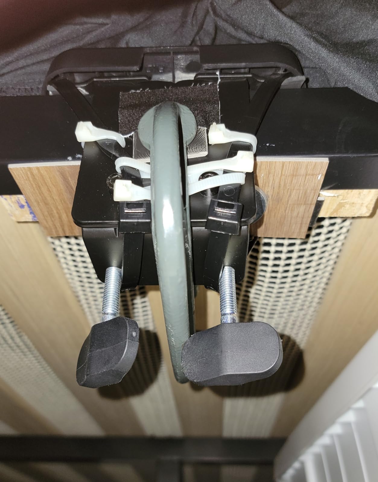 MOUNTUP Triple Monitor Mount, Triple Monitor Desk Mount for Max 27 inch Computer Screens, 3 Monitors Stand for Desk, Monitors Arm with Swivel, Tilt, Rotation, Each Arm Holds 4.4-19.8 lbs customer photo 1