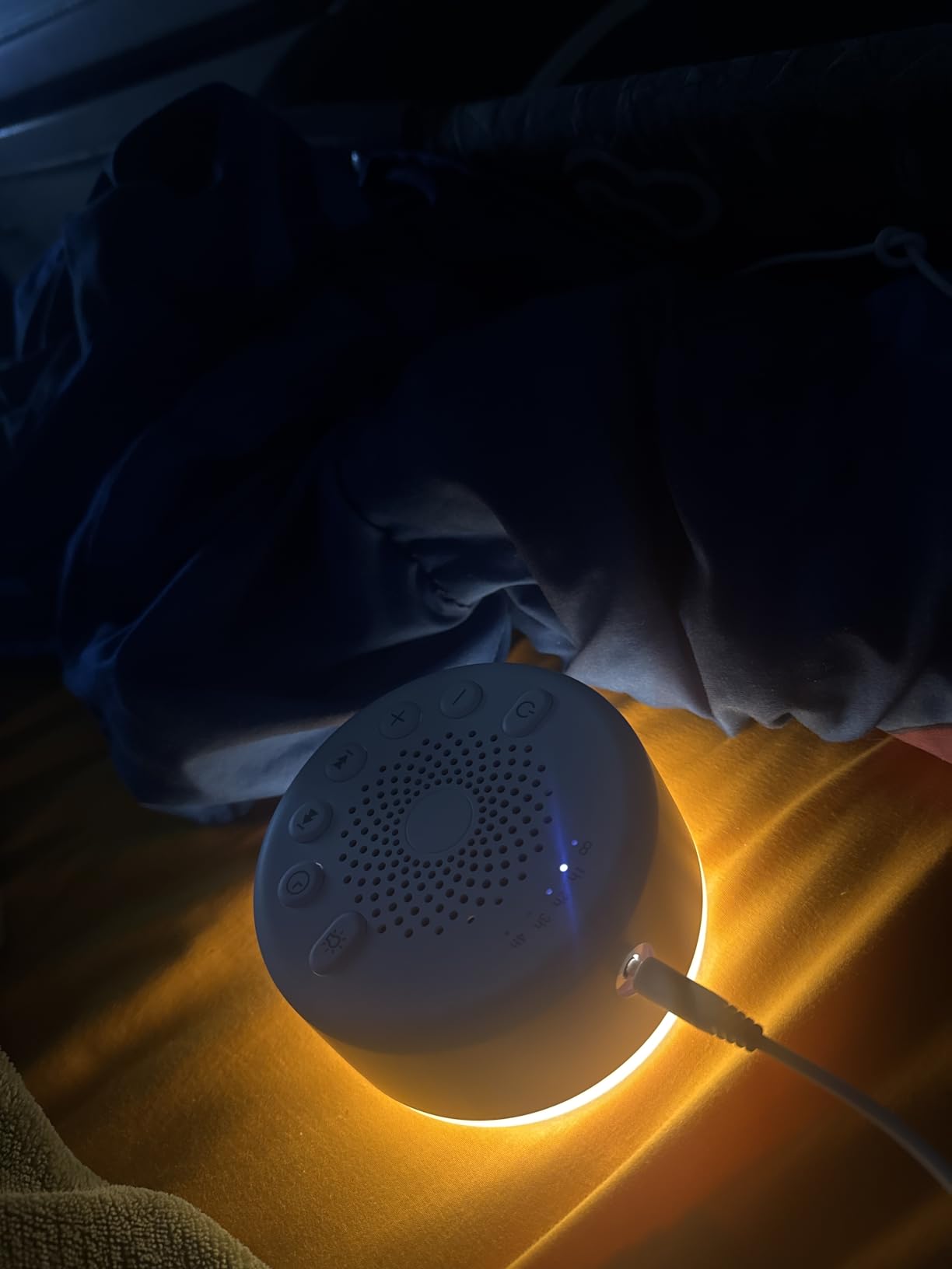 Sound Machine Easysleep White Noise Machine with 25 Soothing Sounds and Night Lights with Memory Function 32 Levels of Volume and 5 Sleep Timer Powered by AC or USB for Sleeping Relaxation (White) customer photo 1