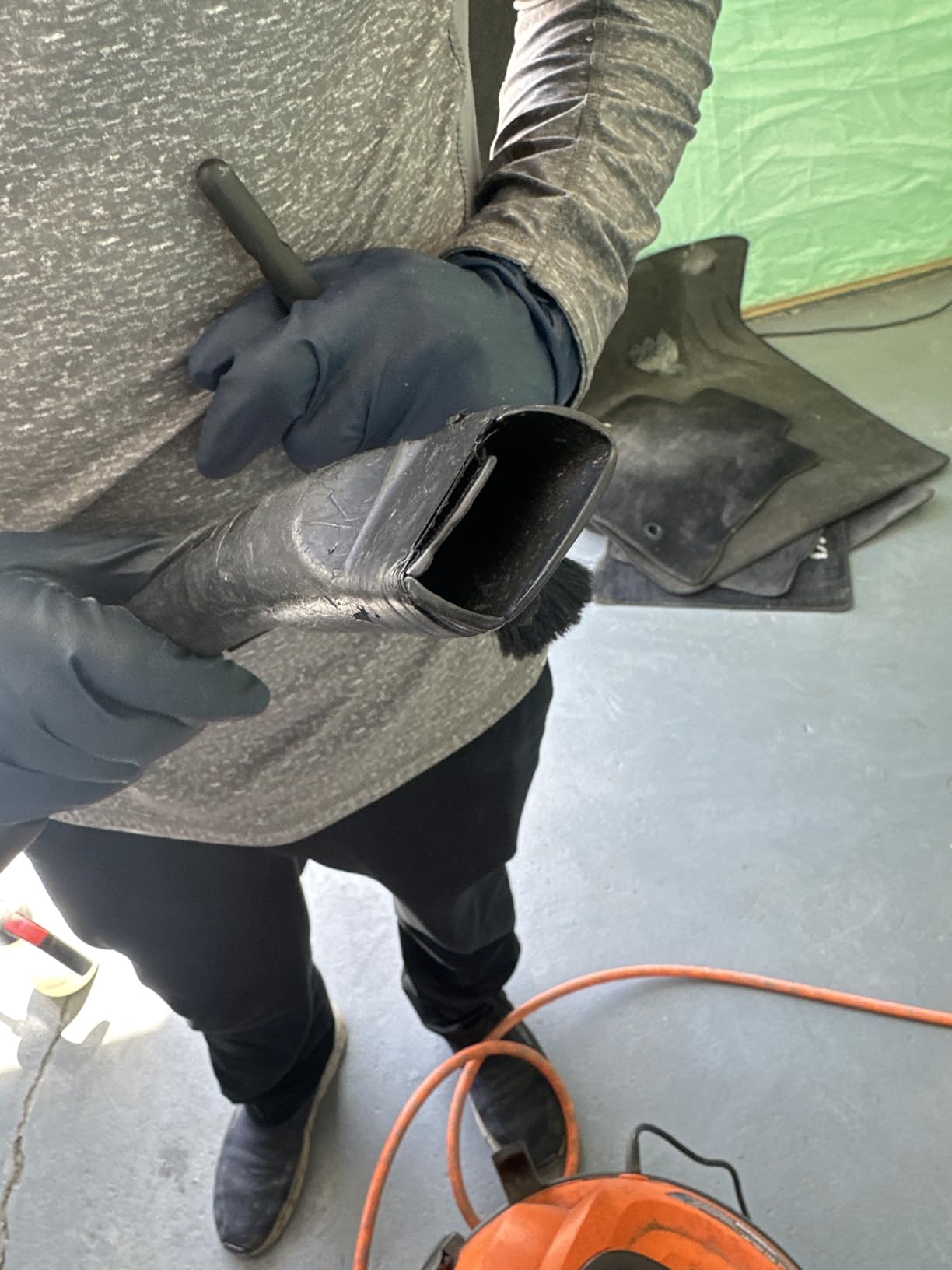 WEN VC4710 10-Amp 5-Gallon Portable HEPA Wet/Dry Shop Vacuum and Blower with 0.3-Micron Filter, Hose, and Accessories customer photo 1